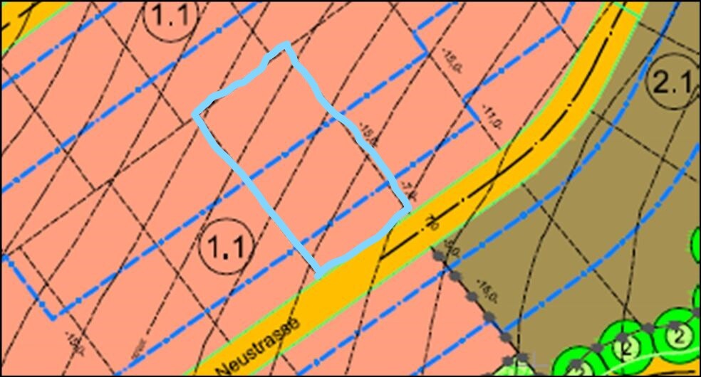 Kartenansicht eines Grundstücksplans mit markiertem Baugebiet neben einer Straße.