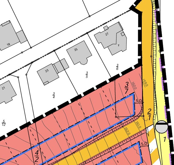 Lageplan mit roten Bauflächen, gelber Straßenzone und blauen Grenzlinien; Häuser 23–27.