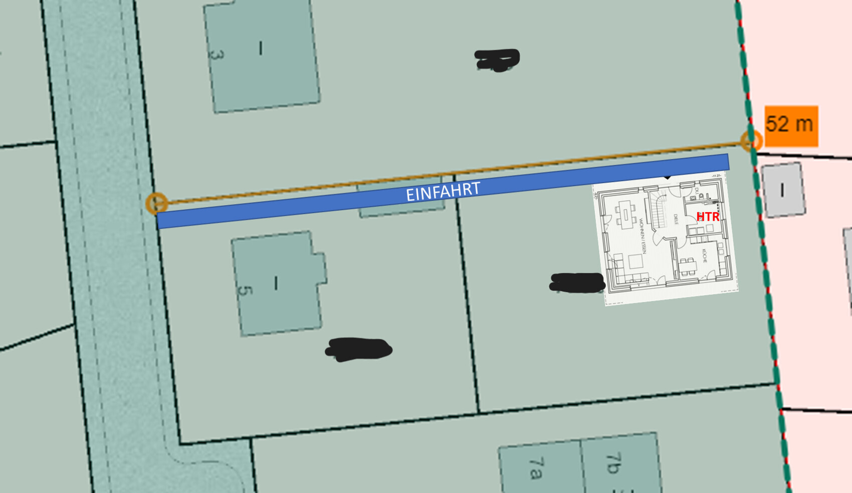 Lageplan: blaue Einfahrt mit EINFAHRT, rechts 52 m, Gebäudegrundriss.
