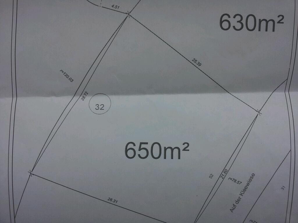 Grundstücksplan mit Flächenangaben 650m² und 630m², Parzellenzeichnung