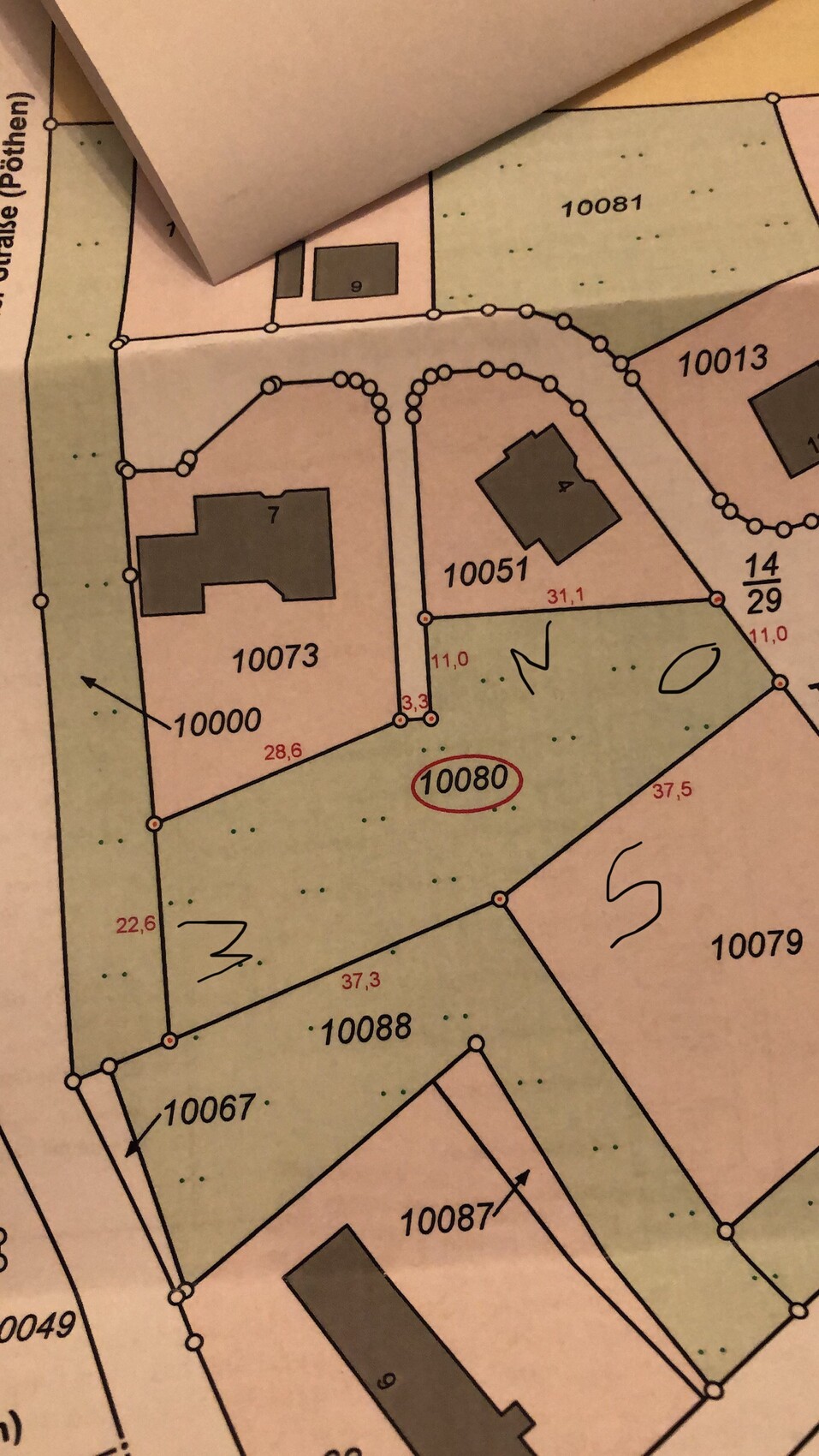 Lageplan mit Parzellen, Grundstücksgrenzen und Nummer 10080