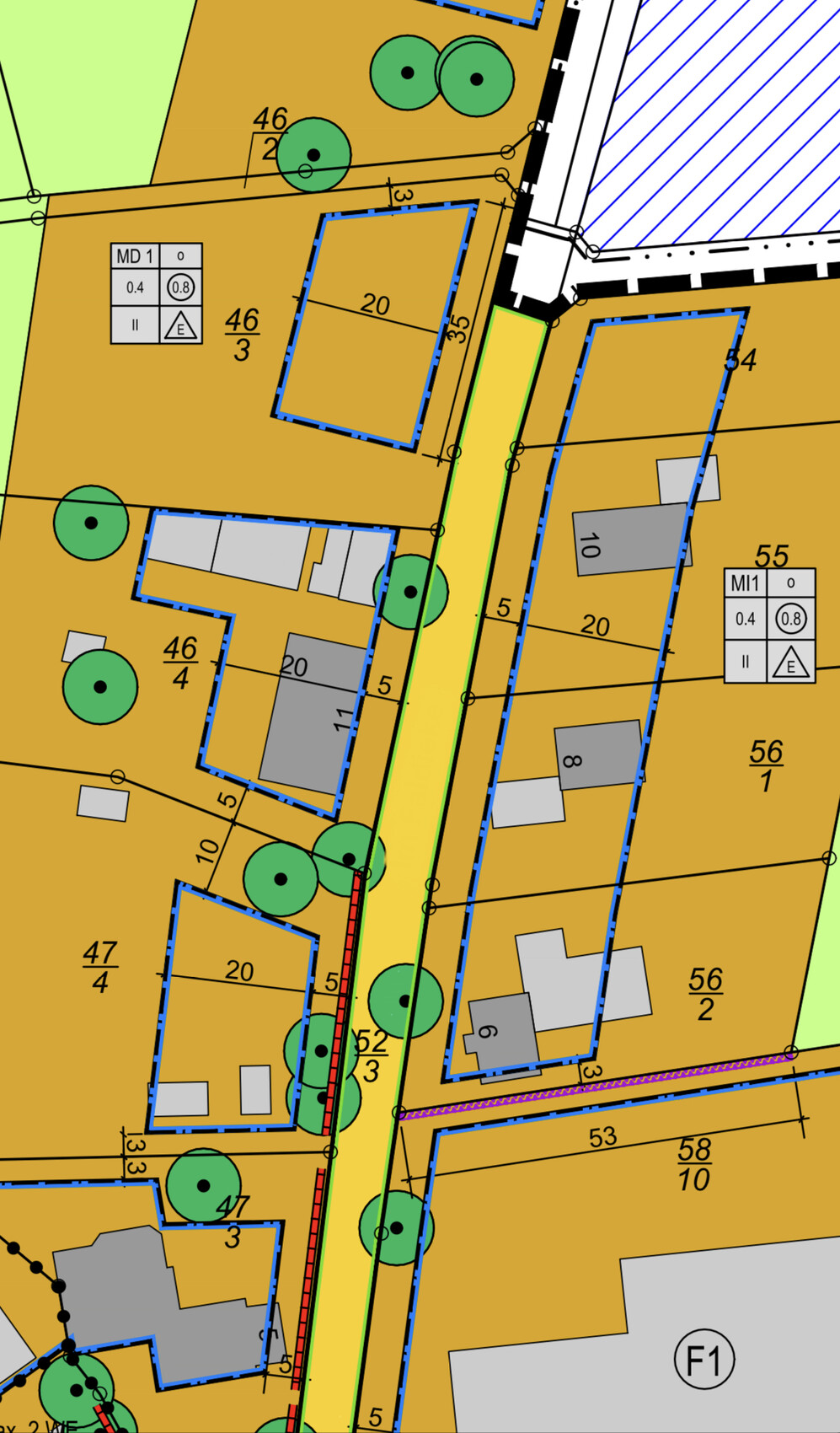 Detailreicher Lageplan: Parzellen, Gebäude, Straßen, Bäume und Grenzlinien.