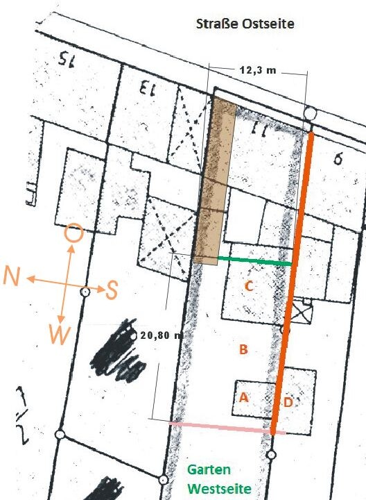 Lageplan eines Grundstücks: Straßenseite Ost, Garten Westseite; farbige Grenzlinien A–D.