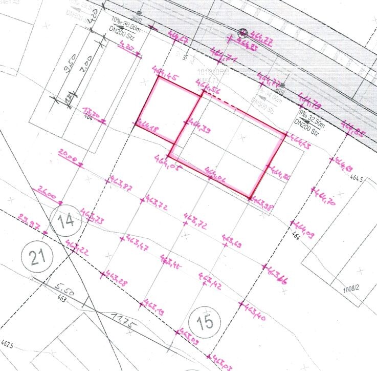 Vermessungsplan: Zwei pink markierte Rechteckbereiche auf dem Grundriss mit Maßangaben.