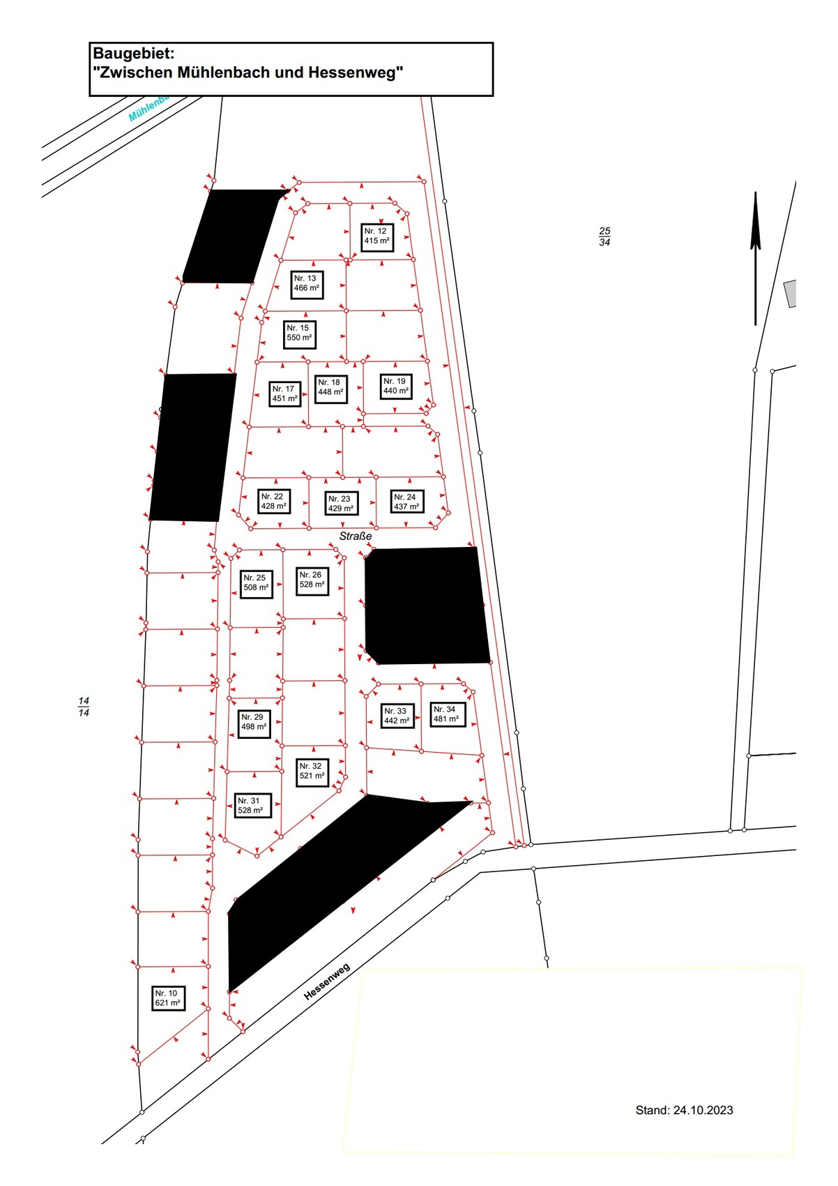 Lageplan eines Baugebiets zwischen Mühlenbach und Hessenweg mit Parzellen und Gebäuden.