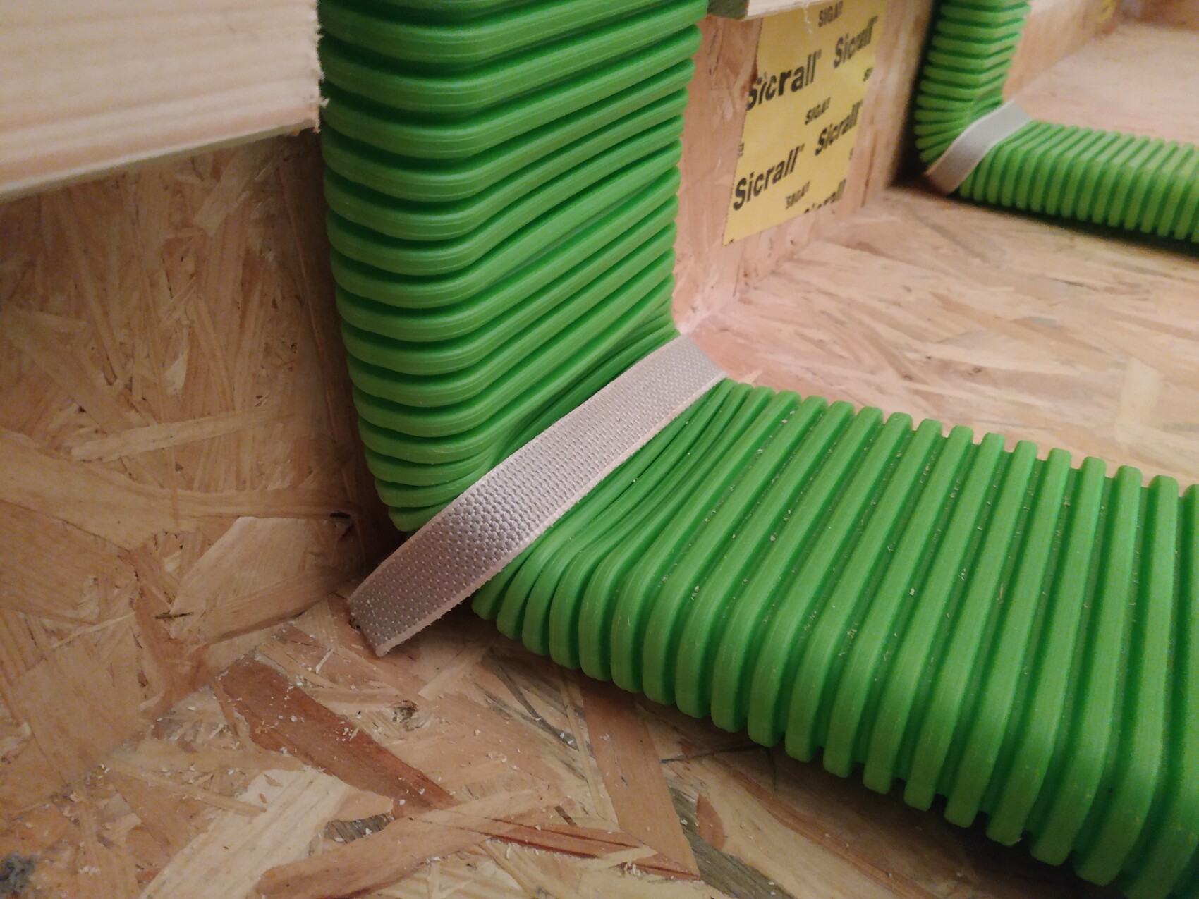 gruner-luftschlauch-fur-installation-im-bau.jpg