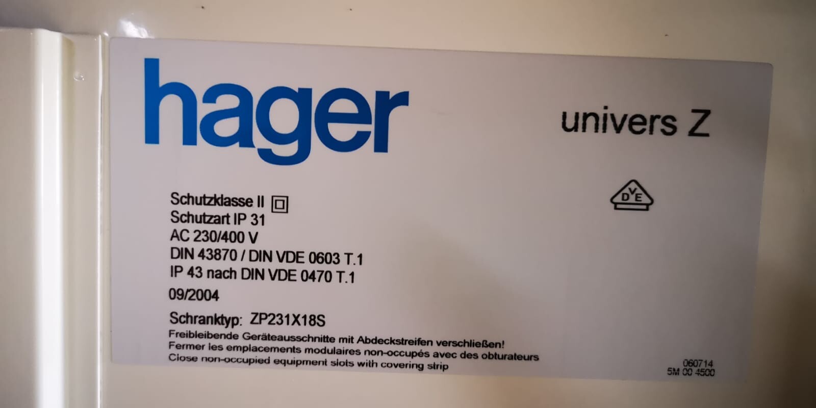 Hager-Etikett mit Modell ZP231X18S, Schutzklasse II, IP43, 230/400 V, DIN-VDE-0603/T.1.