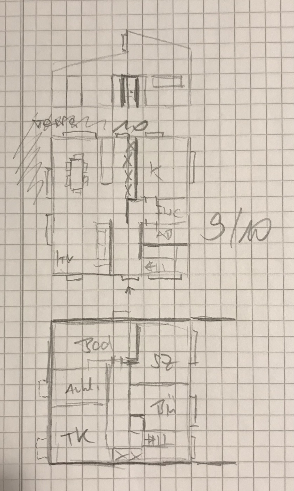 Handskizze eines Grundrisses: zwei Ebenen mit Zimmern, Türen, kariertes Papier.
