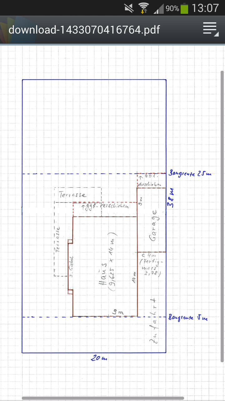 Handgezeichnete Grundriss-Skizze: Haus, Terrasse und Garage auf kariertem Papier.