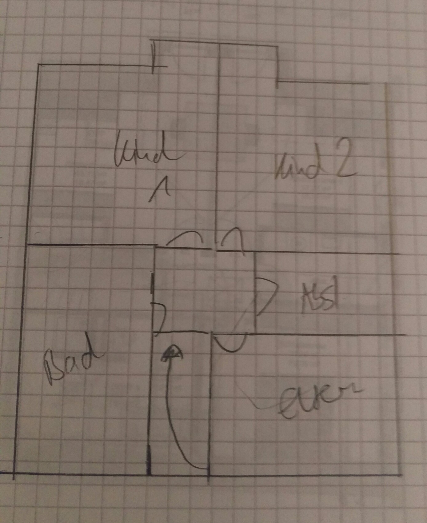 Grundriss-Skizze einer Wohnung: Bad links unten, Küche rechts unten, zwei weitere Räume oben.