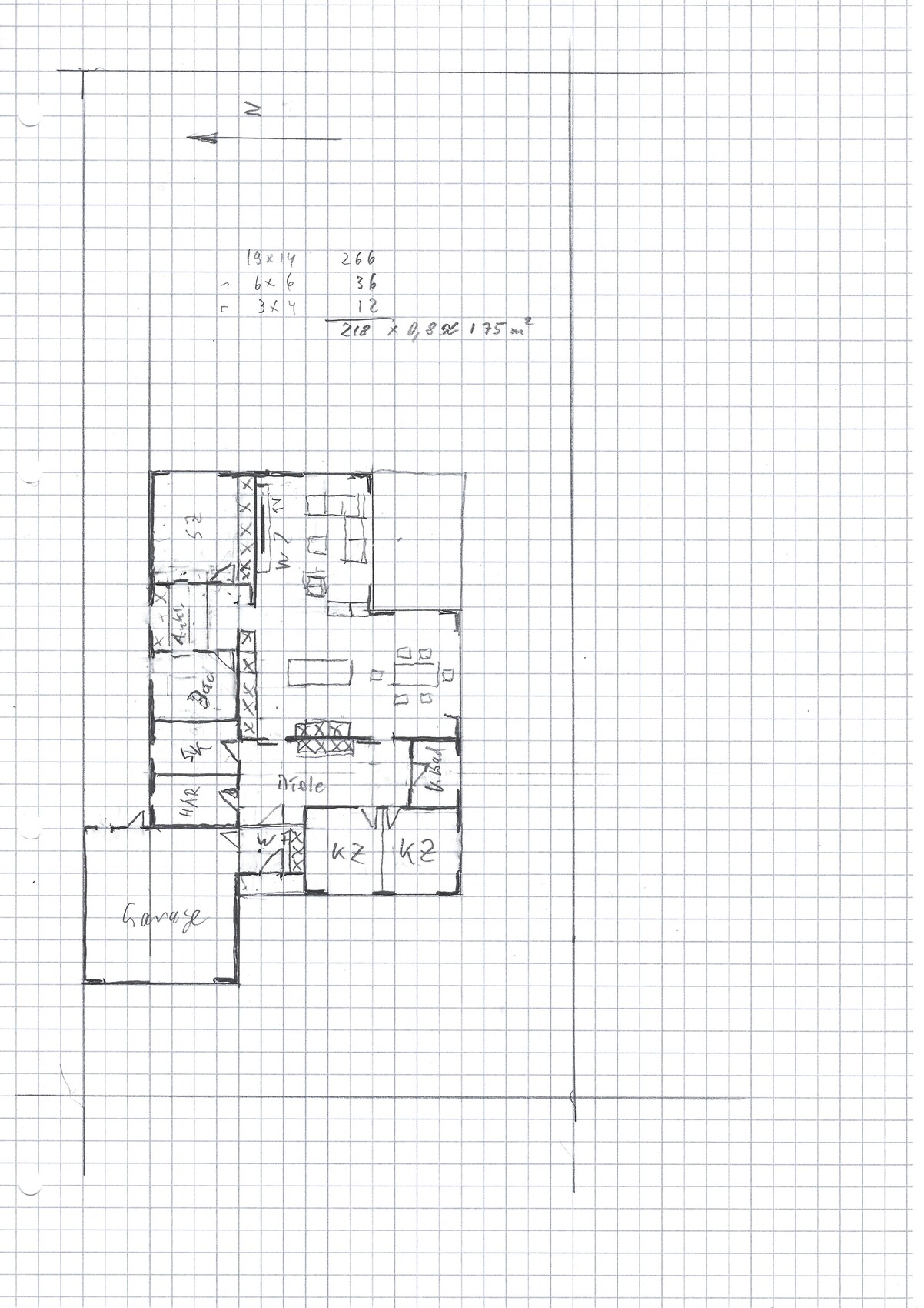 Handgezeichneter Grundriss eines Hauses auf kariertem Papier mit Garage, Küche, Wohnen, Schlafräumen