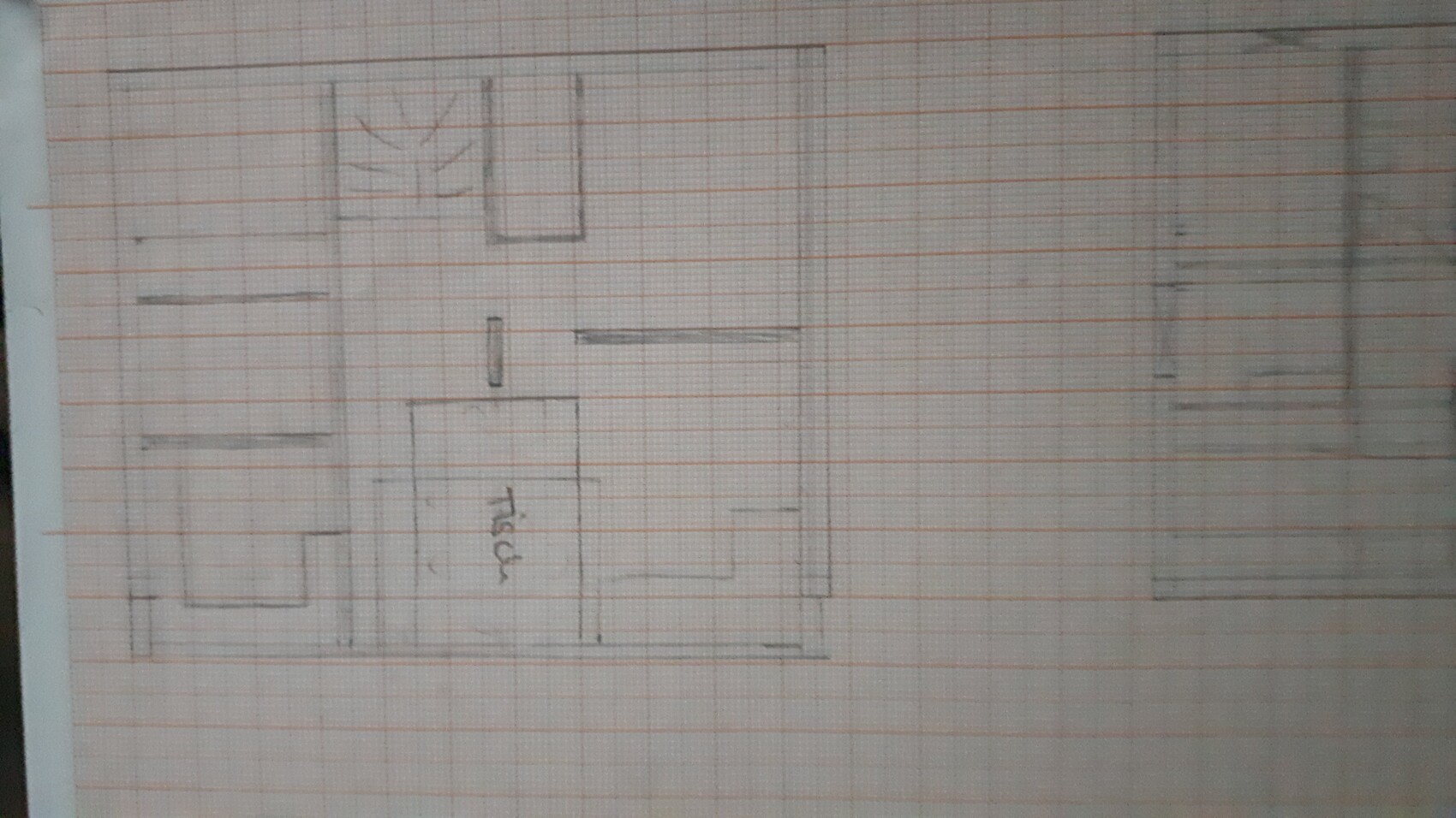 Skizze eines Grundrisses mit mehreren rechteckigen Räumen, Wänden und Türen auf kariertem Papier.