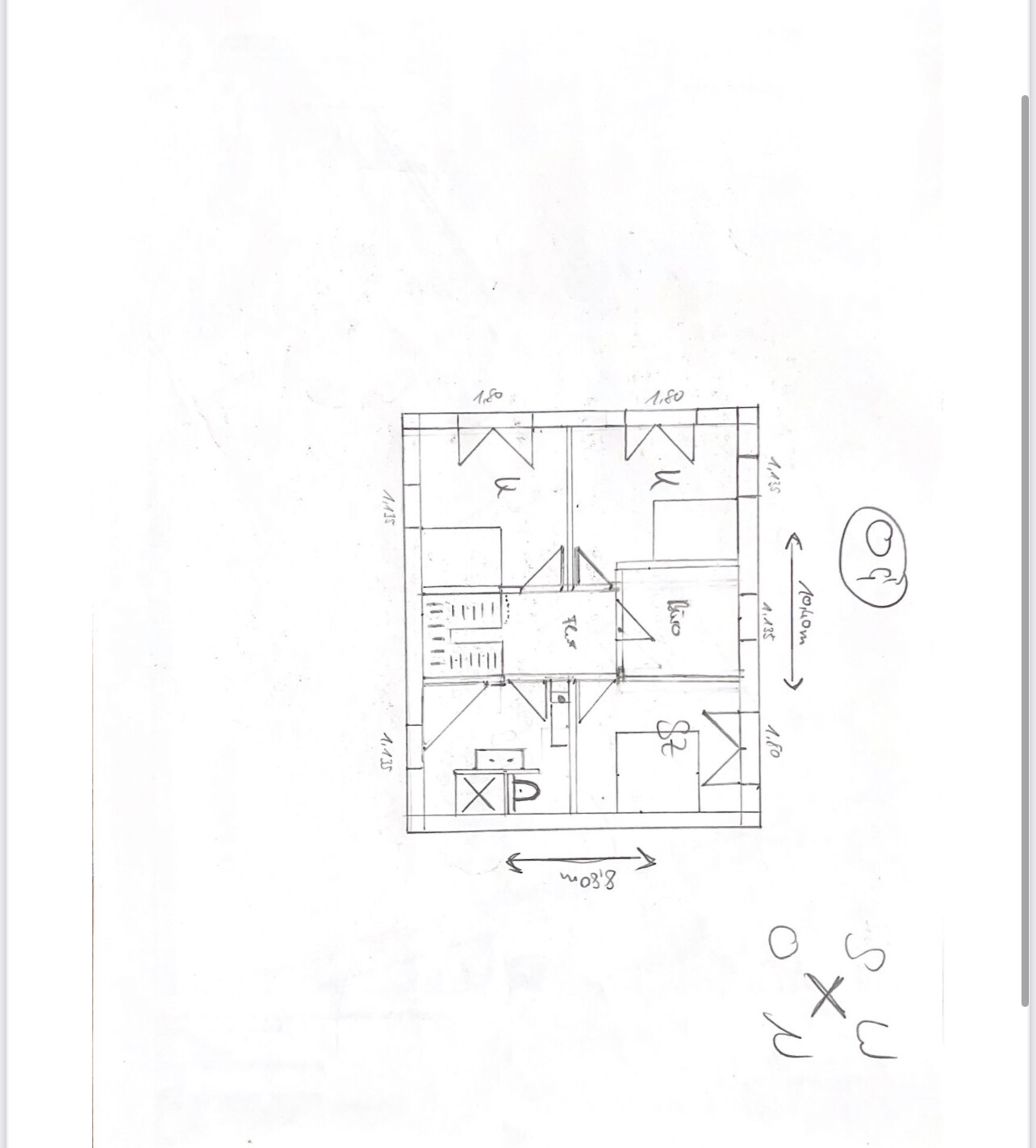 Handgezeichneter Grundrissplan eines Hauses mit Zimmern, Türen und Maßen.