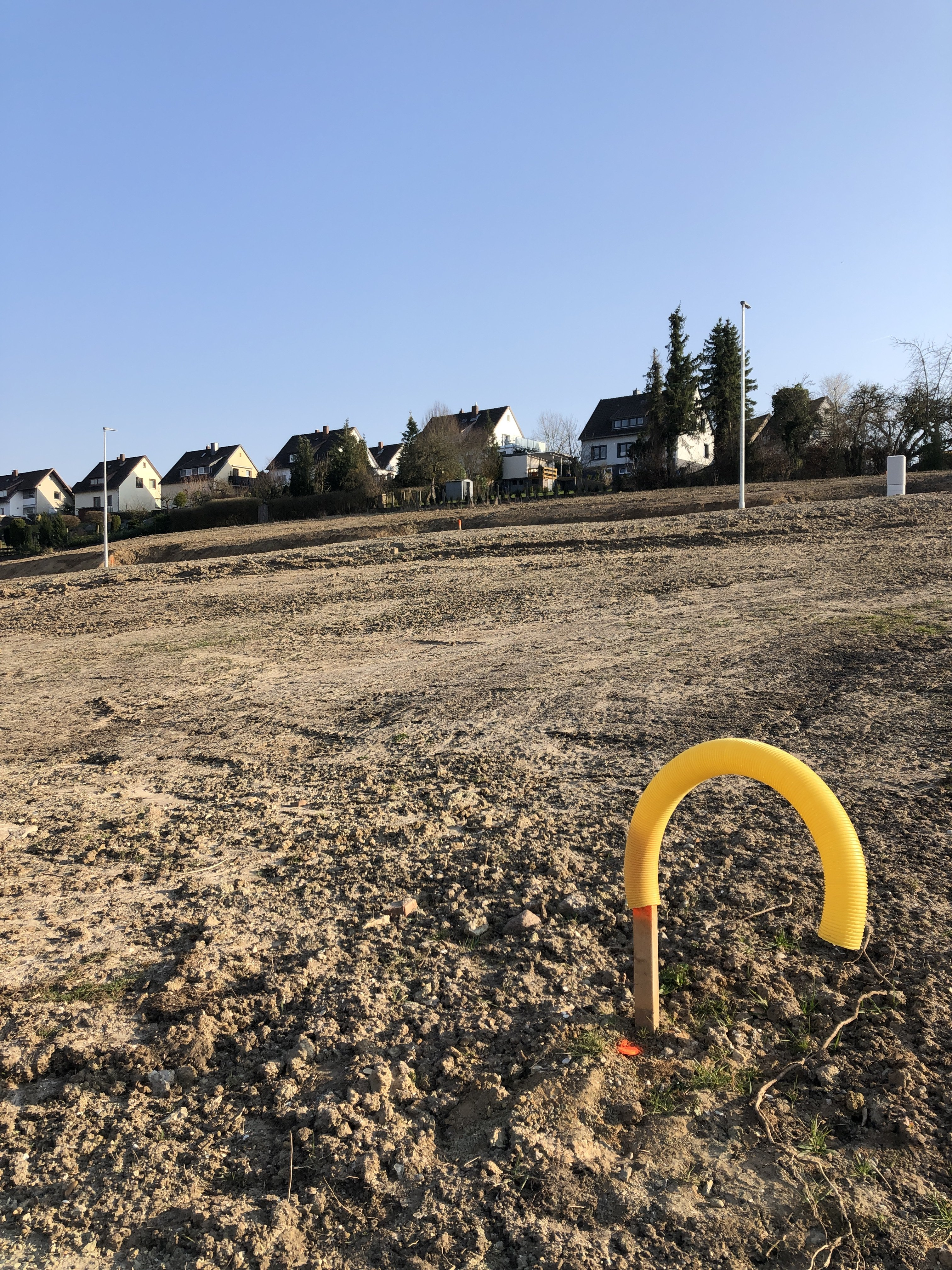 hanggrundstueck-fuer-bodenplatte-aufschuetten-572626-1.png