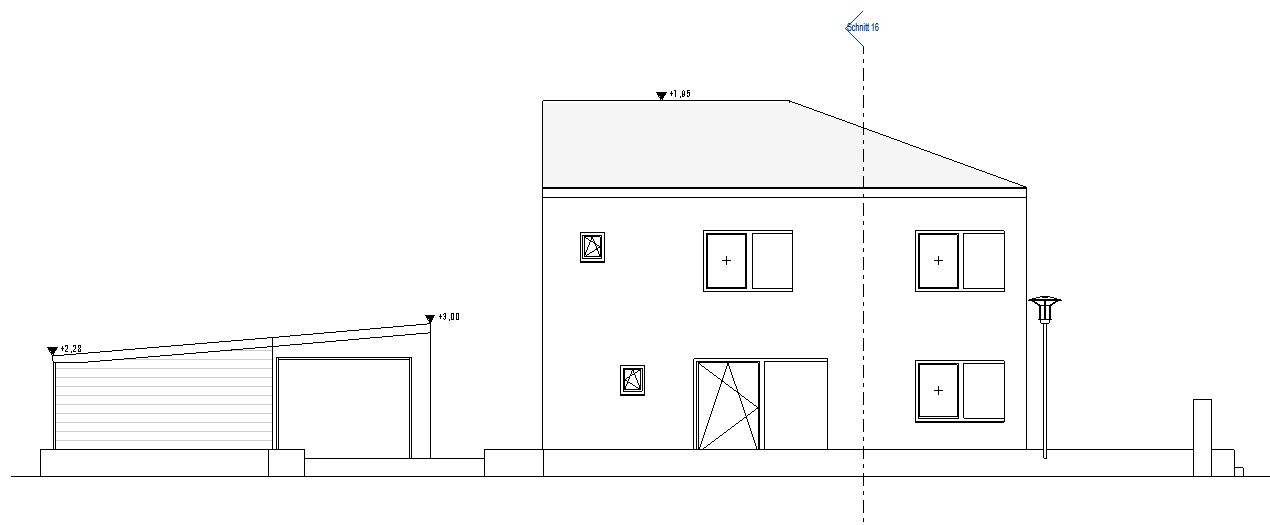 Vorderansicht eines zweigeschossigen Hauses mit Garage links, mehreren Fenstern und Eingangstür.