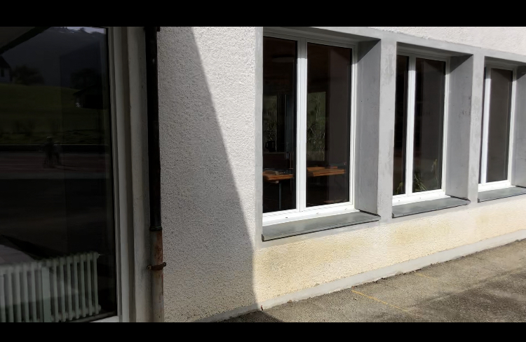 haus-mit-tennisplatz-477310-3.jpeg