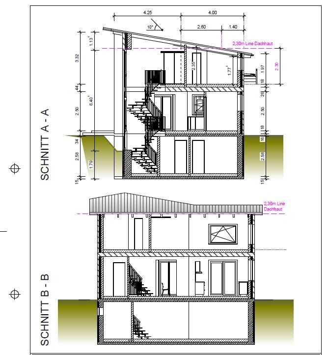 Architektur-Schnitt eines mehrstöckigen Hauses mit Treppen, Wänden und Fundamenten