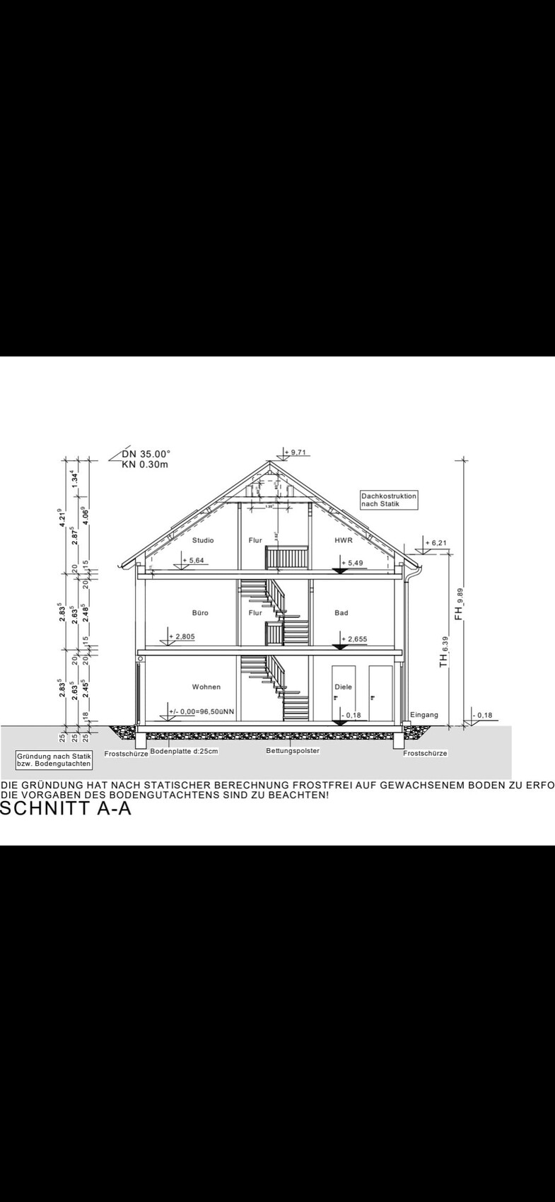 Querschnitt eines mehrstöckigen Hauses mit Treppenhaus, Fluren, Wohn-, Büro- und Badräume.