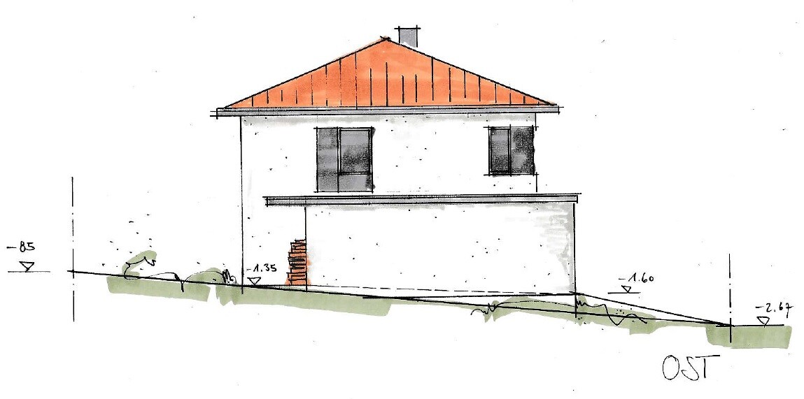 Skizzenhafte Seitenansicht eines zweigeschossigen Hauses mit orangefarbenem Dach und Garten.
