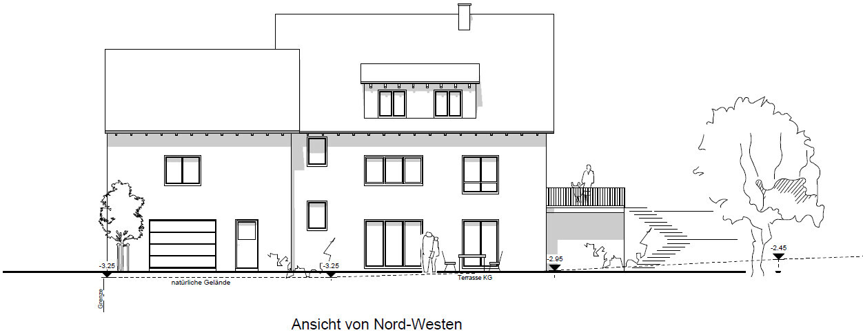 Nordwestansicht eines zweigeschossigen Hauses mit Dach, Terrasse, Garage, Treppen und Bäumen.