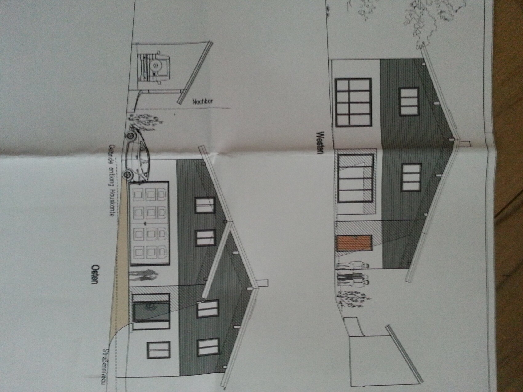 Architekturzeichnung zeigt Hausfassadenansichten mit Dach, Fenstern und Garten, Westenansicht