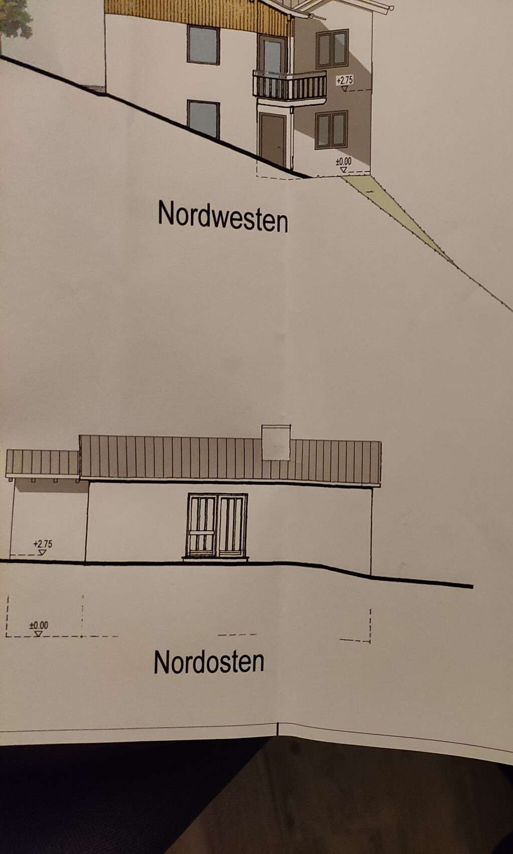 Architekturzeichnung einer Hausansicht mit Nordwesten- und Nordosten-Ausrichtung