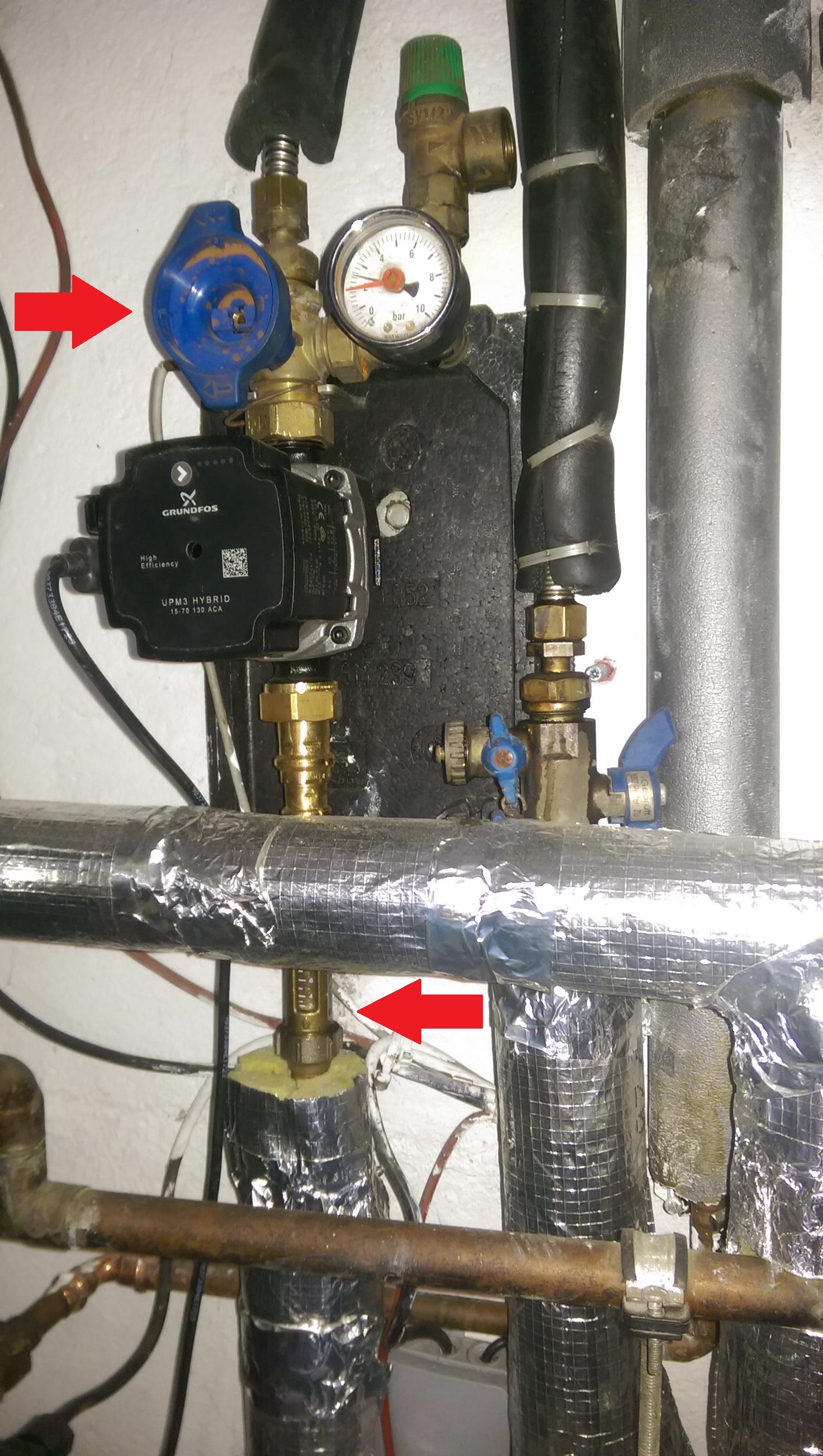 haustechnik-wasserdruck-pumpe-grundfos-regler.jpg