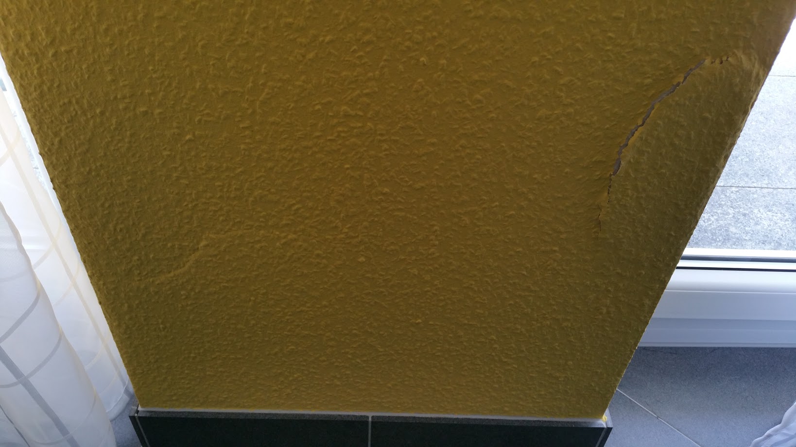 hauswand-innen-abgeplatzt-138939-2.jpg