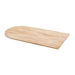 Ein längliches Holz-Küchenbrett mit glatter Oberfläche auf hellem Hintergrund.