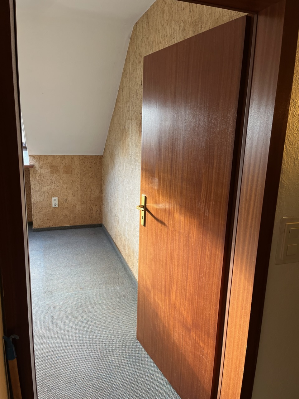 holzfenster-und-innentueren-streichen-lackieren-oder-austauschen-613448-1.jpeg