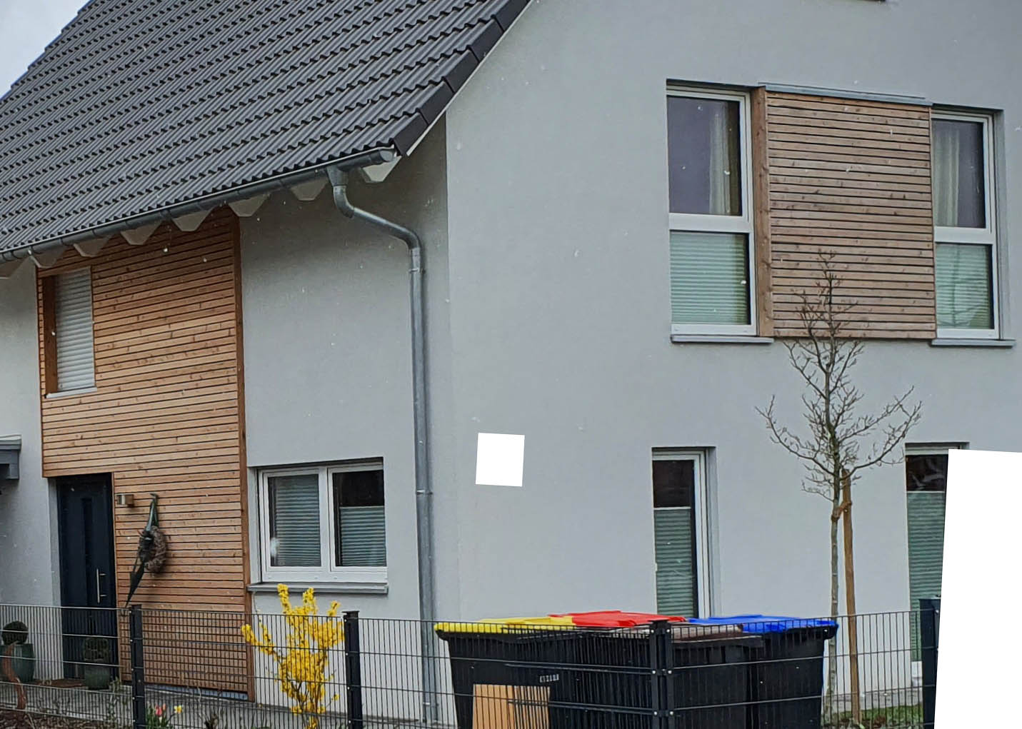 holzlatten-auf-wdvs-nur-teilweise-gestalterisch-486094-1.jpg