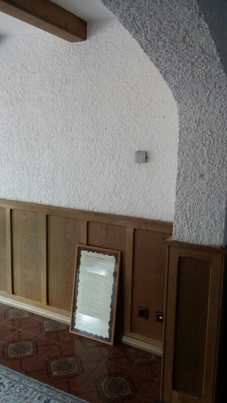 innenausbau-umbau-holzverkleidung-bodenfliesen-architektur.jpg