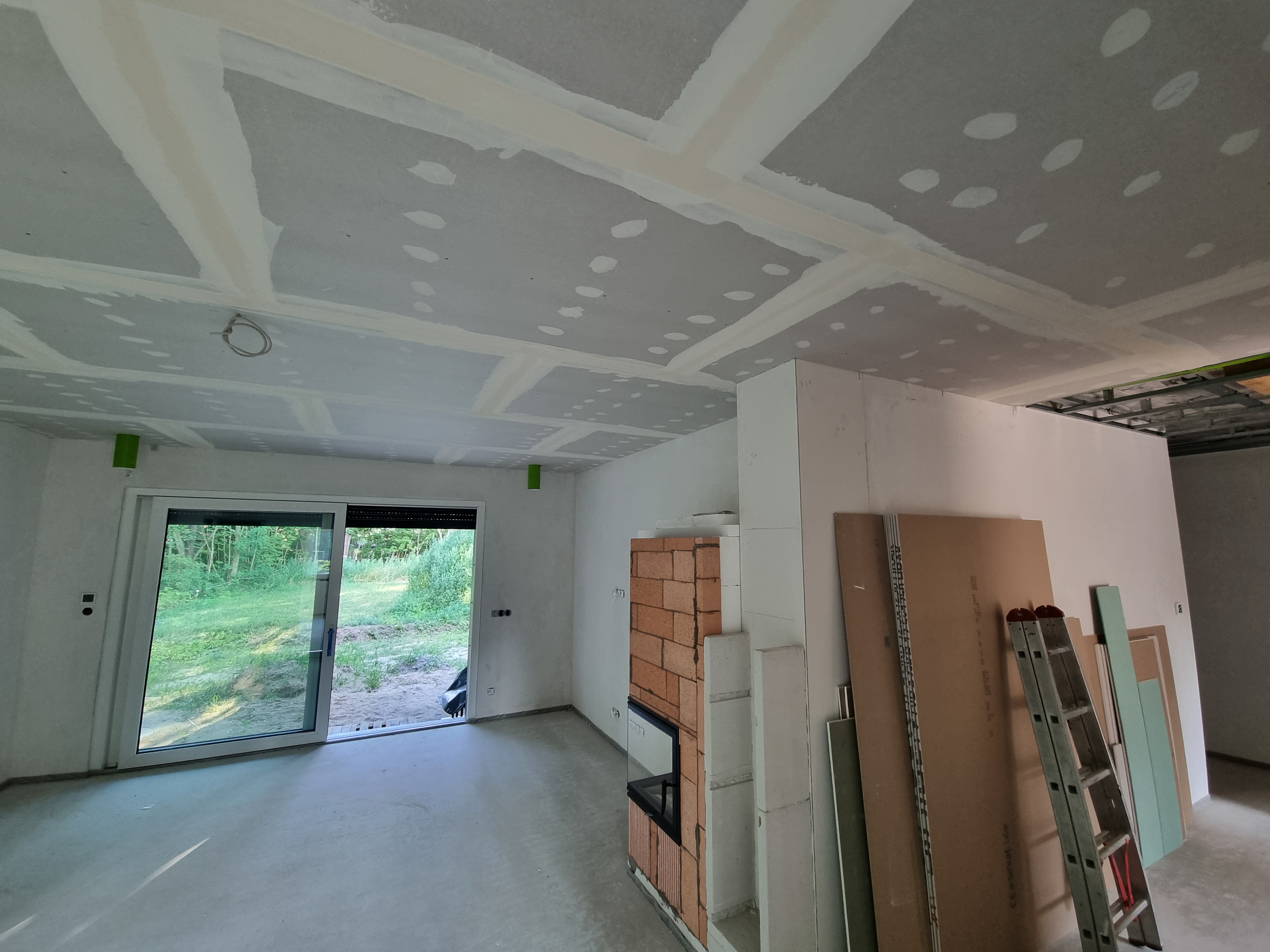innenausbau-unterkonstruktion-deckenbau-wohnraum-baufortschritt.jpg