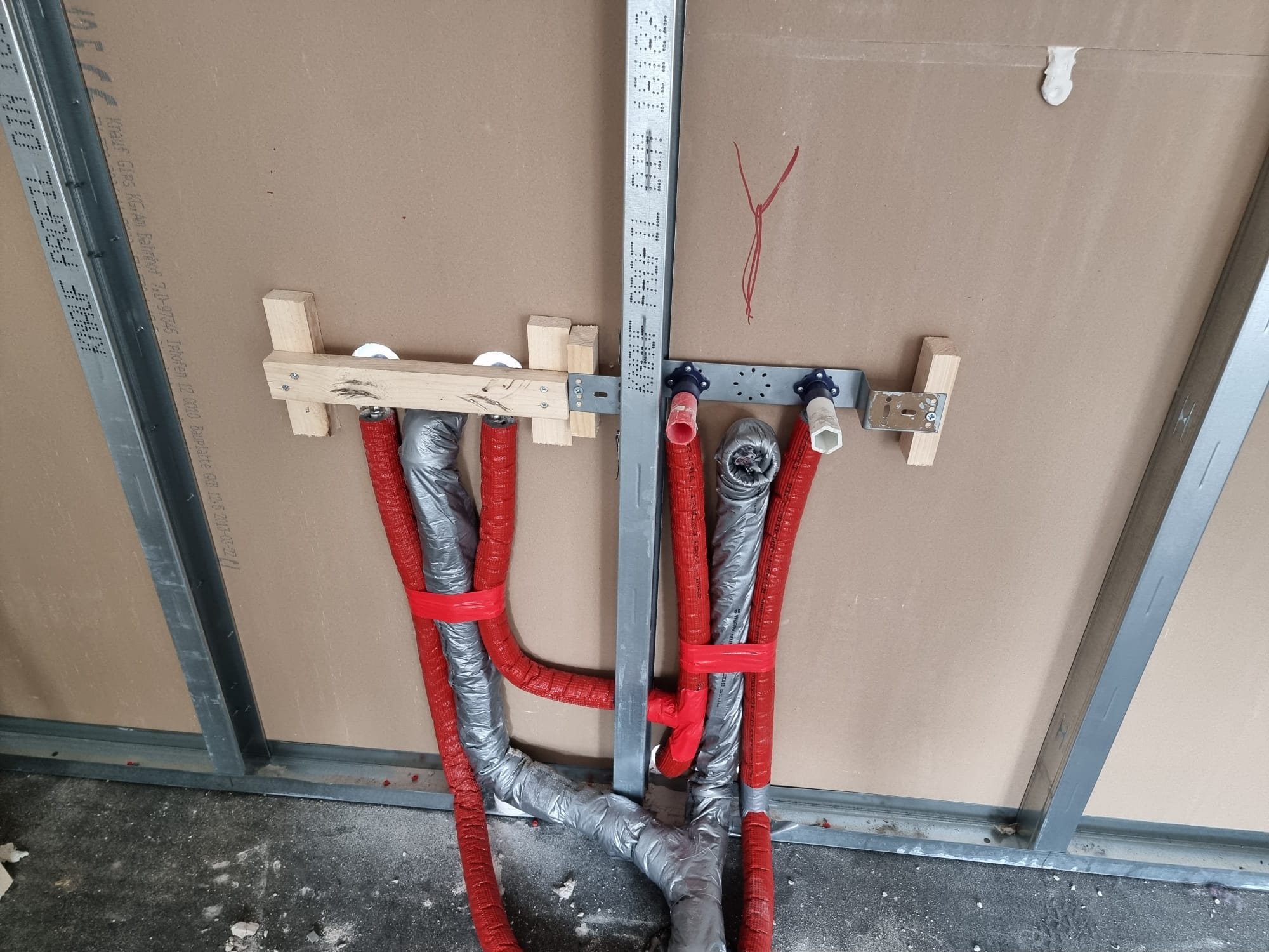 ist-das-so-richtig-wasserinstallation-trockenbau-634933-2.jpg
