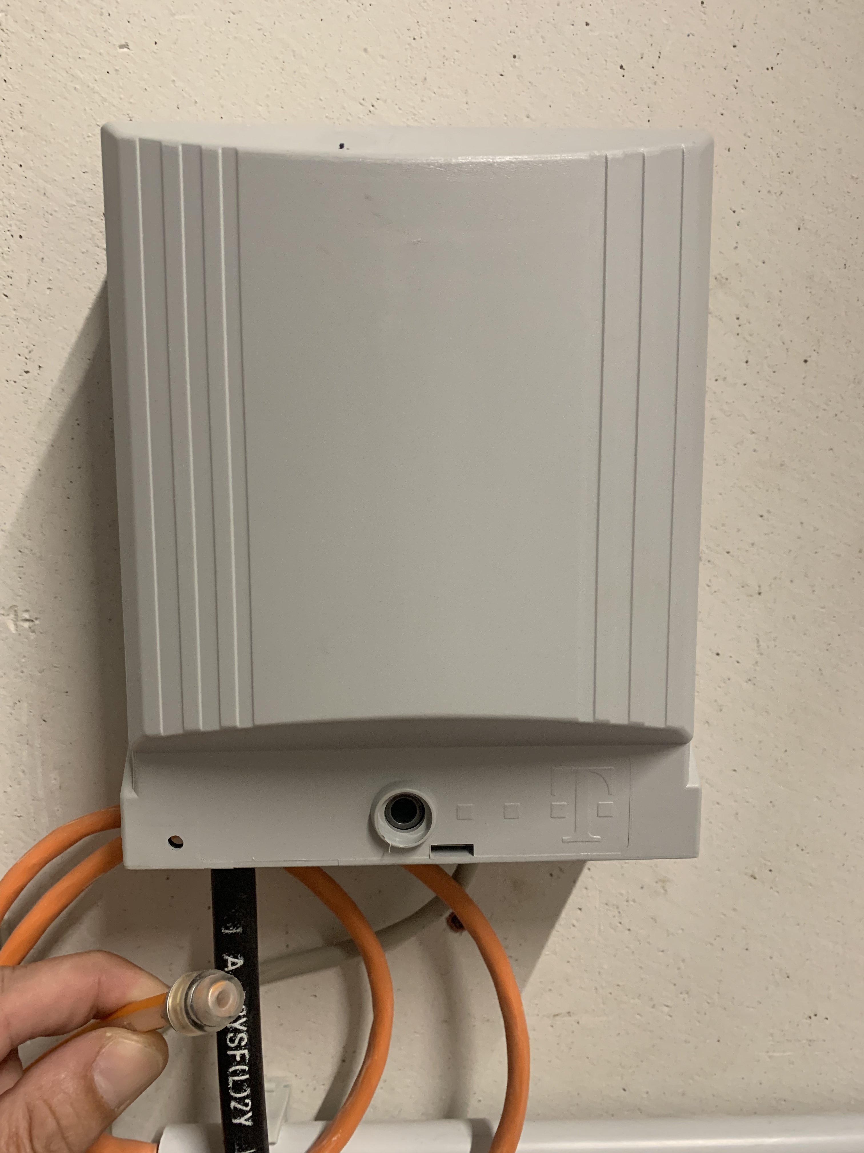 kabel-undoder-dsl-anschluss-beantragen-514549-1.jpeg