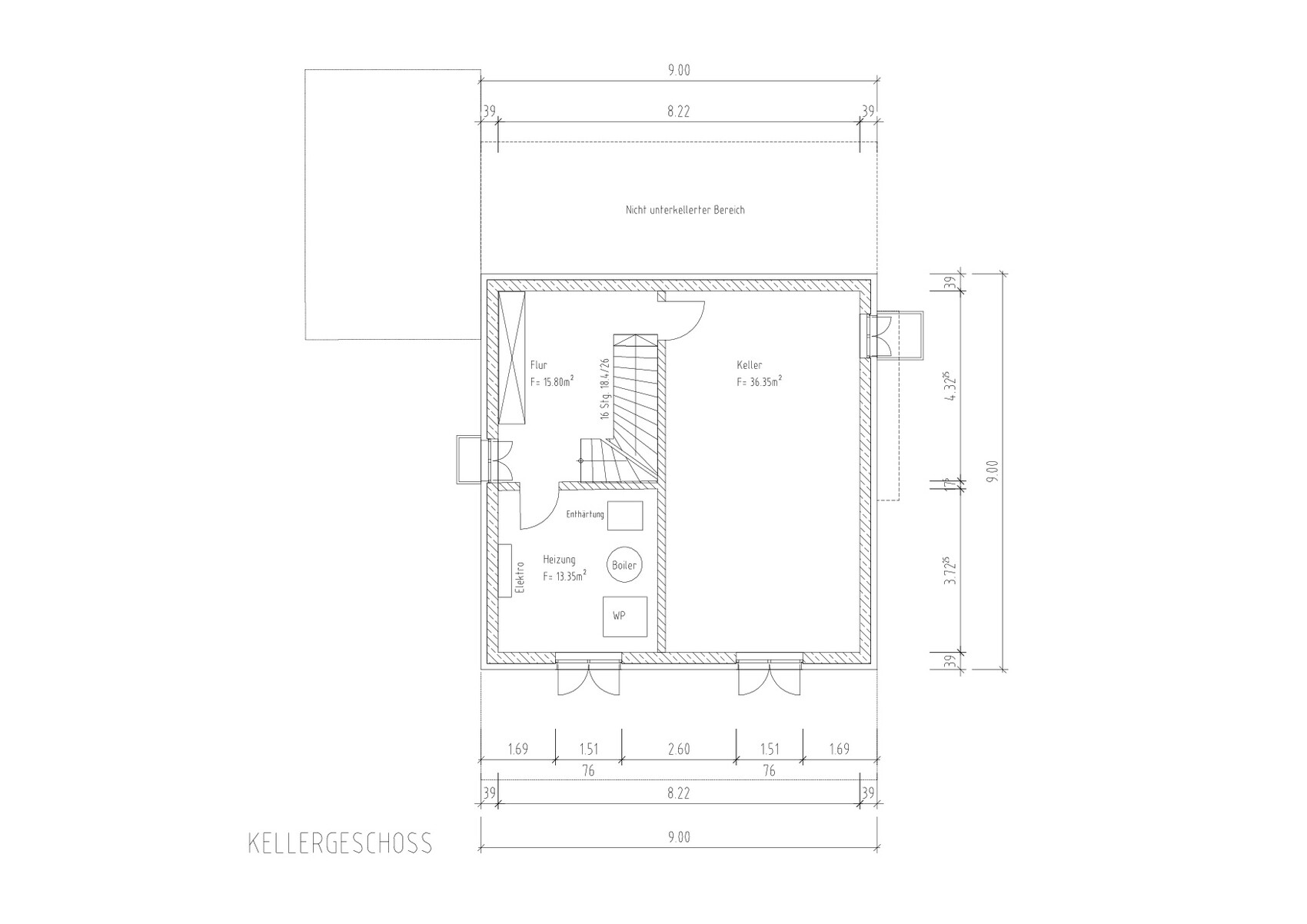 Grundriss Kellergeschoss: Flur, Heizungsraum mit Boiler und WP, Kellerraum, Entlüftung.