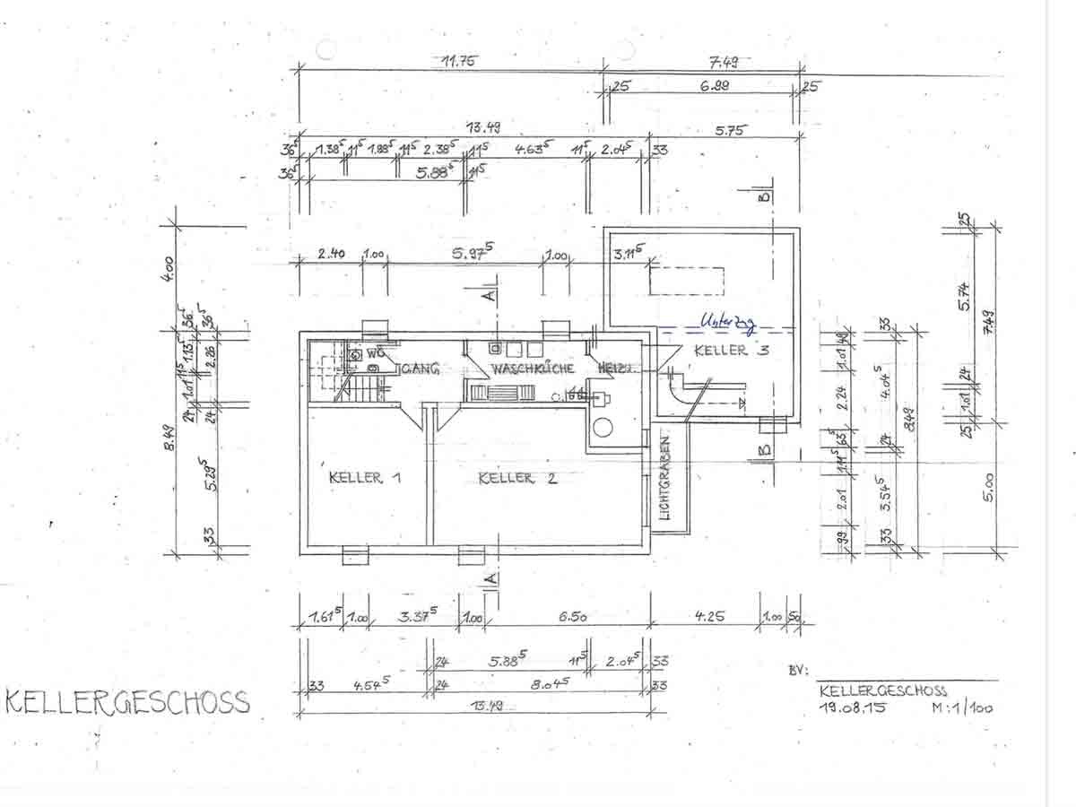 Kellergeschoss Grundriss mit Kellerräumen, Waschküche, Heizung und Treppen