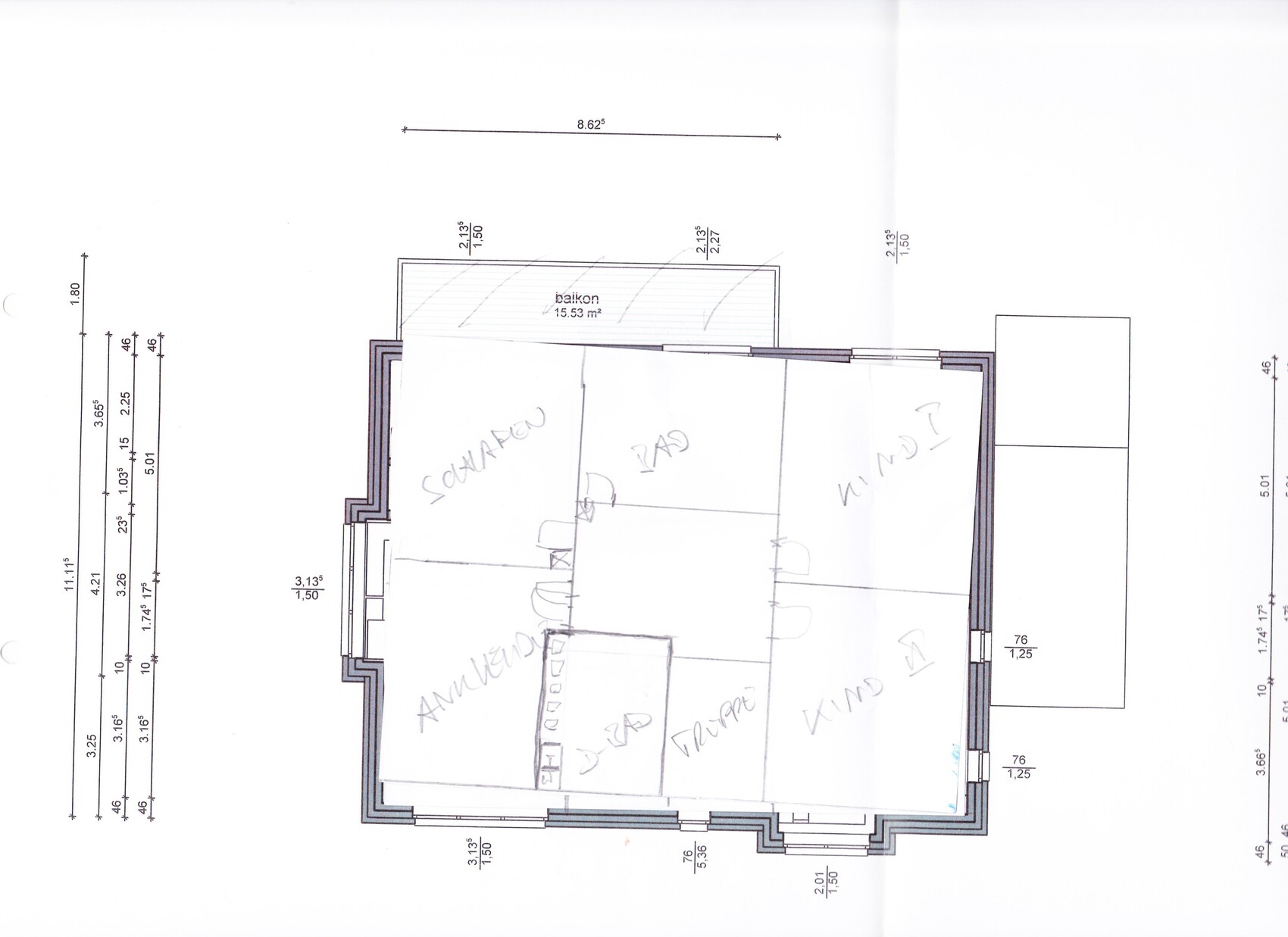 Grundriss einer Wohnung mit Balkon und beschrifteten Räumen: Schlafen, Bad, Kind.