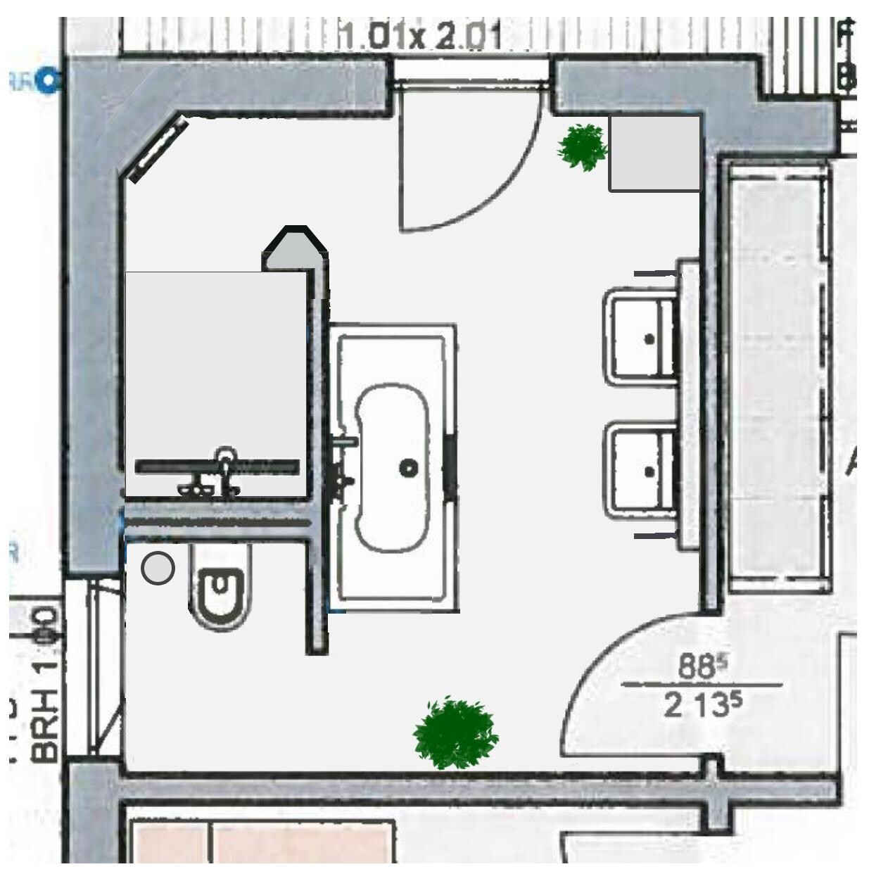 Grundriss eines Badezimmers mit Badewanne, Toilette, Waschbecken und Pflanze.