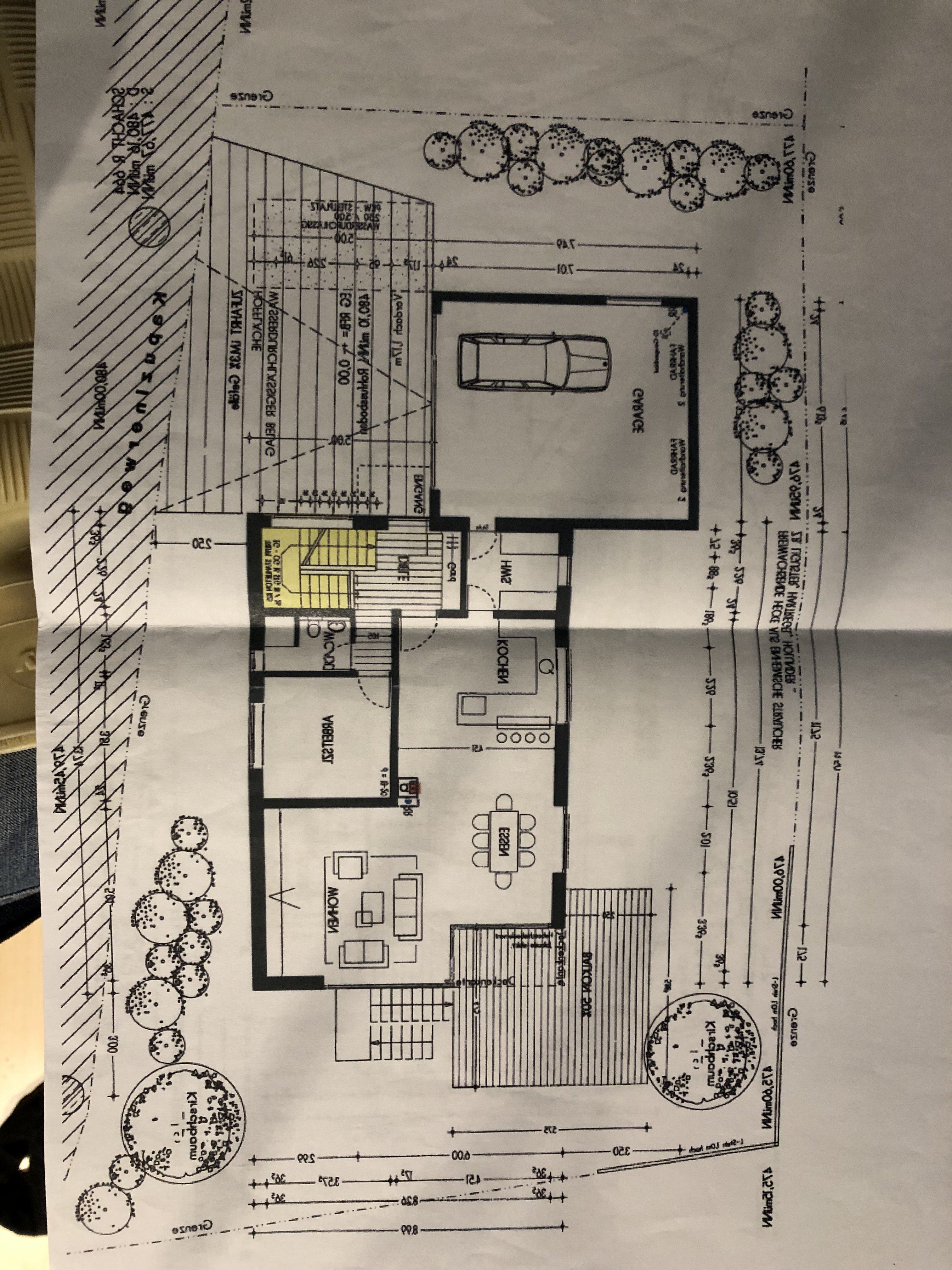 klarer-grundriss-hausbau-plan-mit-garage-und-garten.jpg