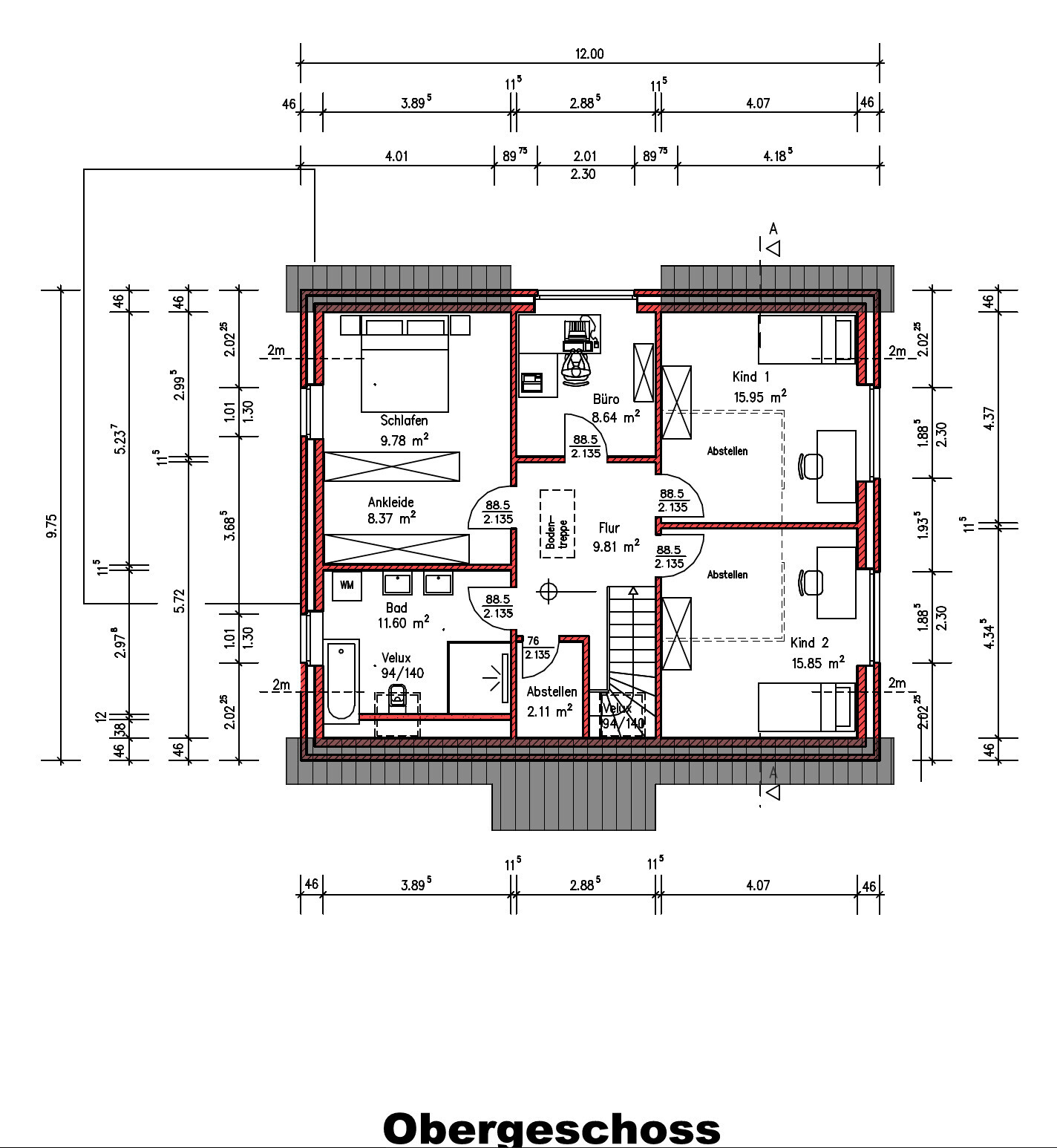 Grundriss Obergeschoss: Schlafzimmer, Ankleide, Bad, Flur, Büro, zwei Kinderzimmer, Abstellräume.