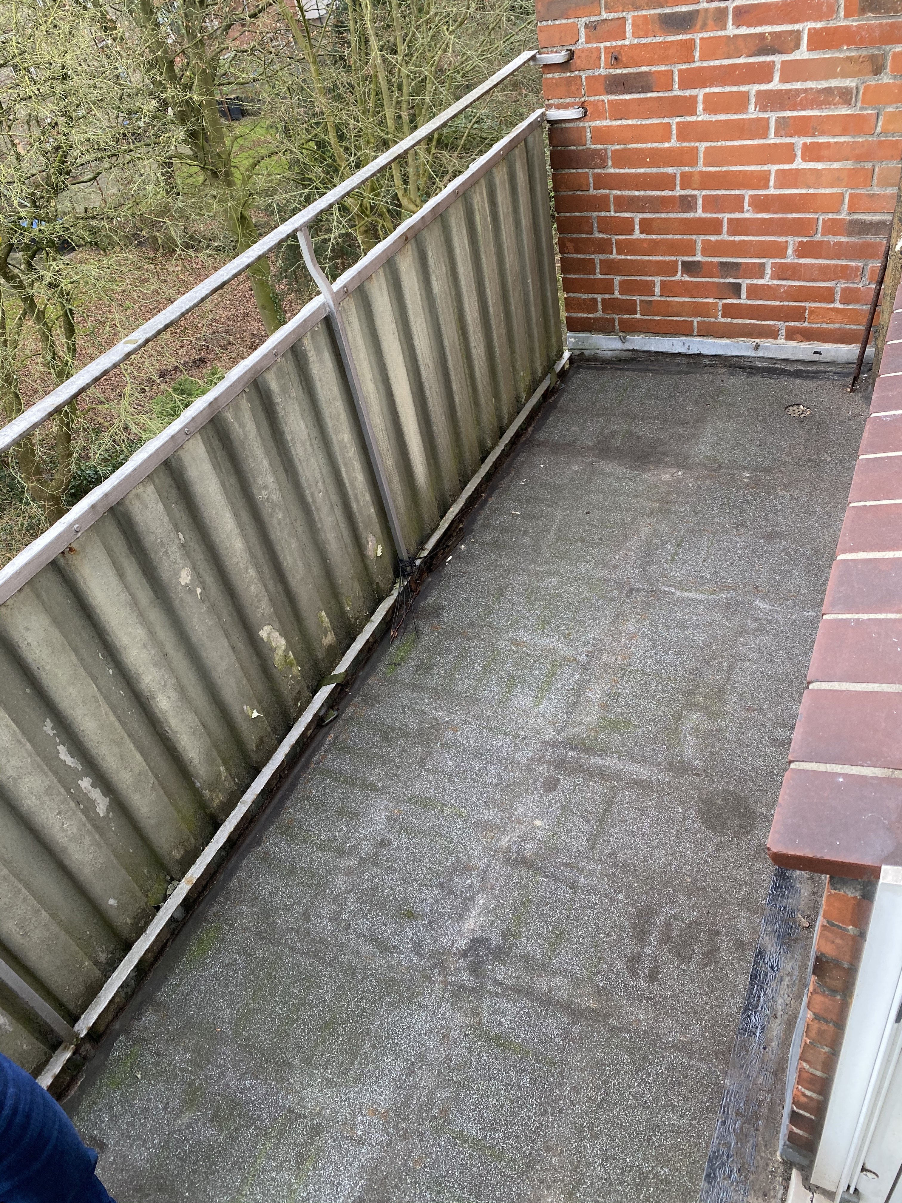 kleiner-4qm-balkon-idealer-aufbau-ab-schweissbahn-376767-1.jpg