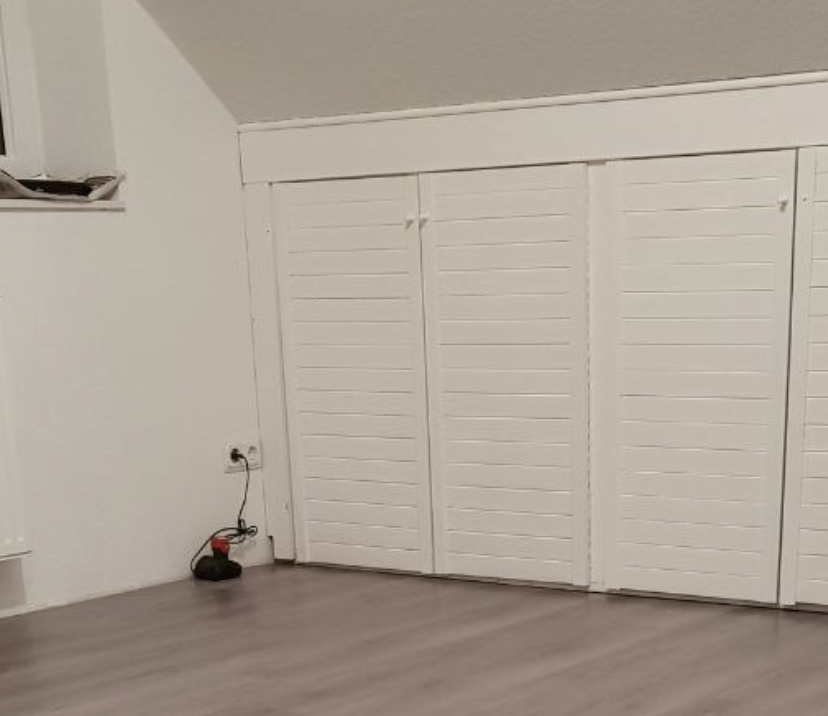 kniestock-vom-wohnraum-abtrennen-was-ist-langlebig-440023-1.jpeg