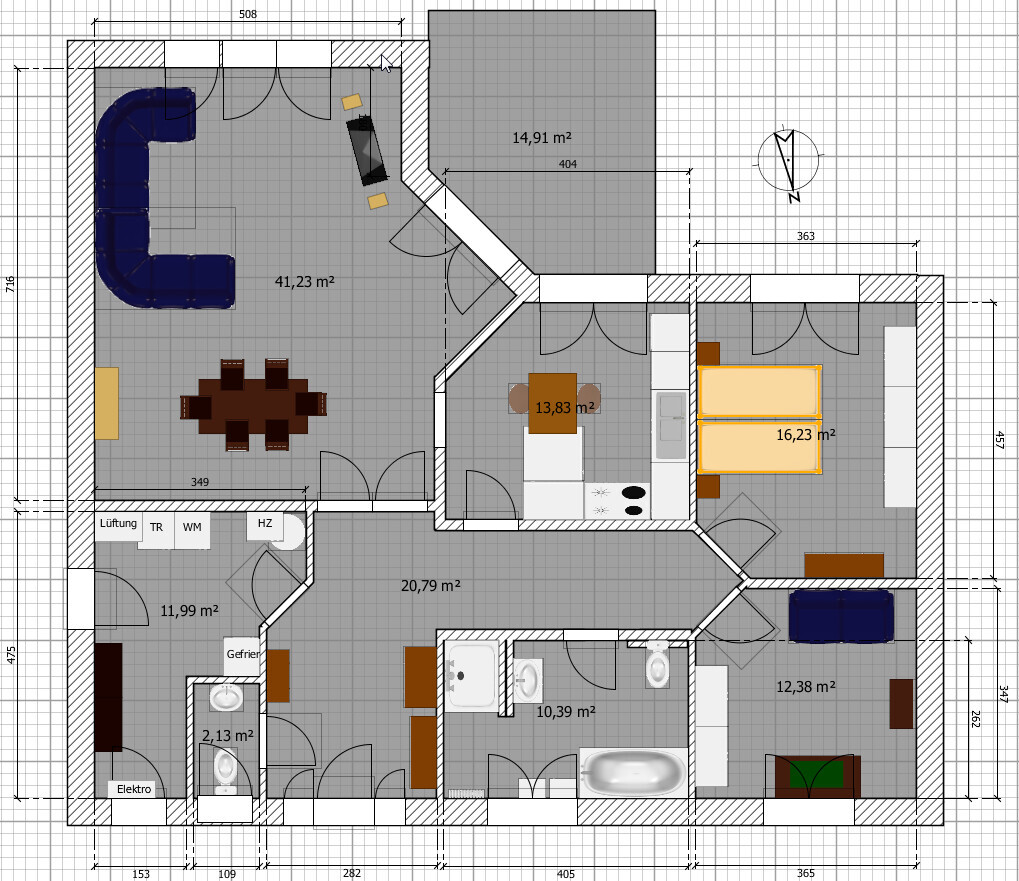 Grundriss einer Wohnung mit Wohnzimmer, Küche, Schlafzimmer, Bad und Möbeln.