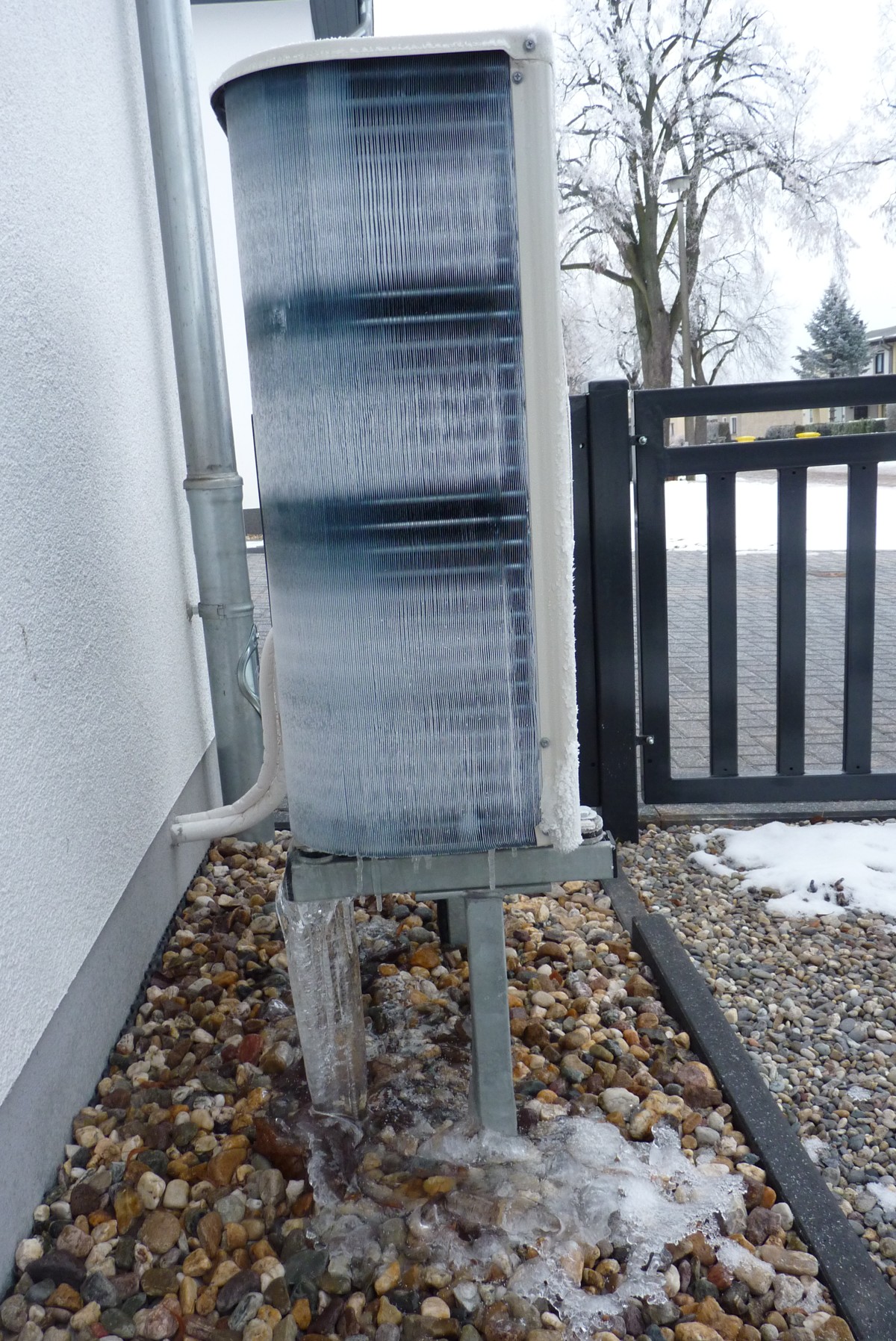 kondensat-ablauf-winter-171485-1.jpg