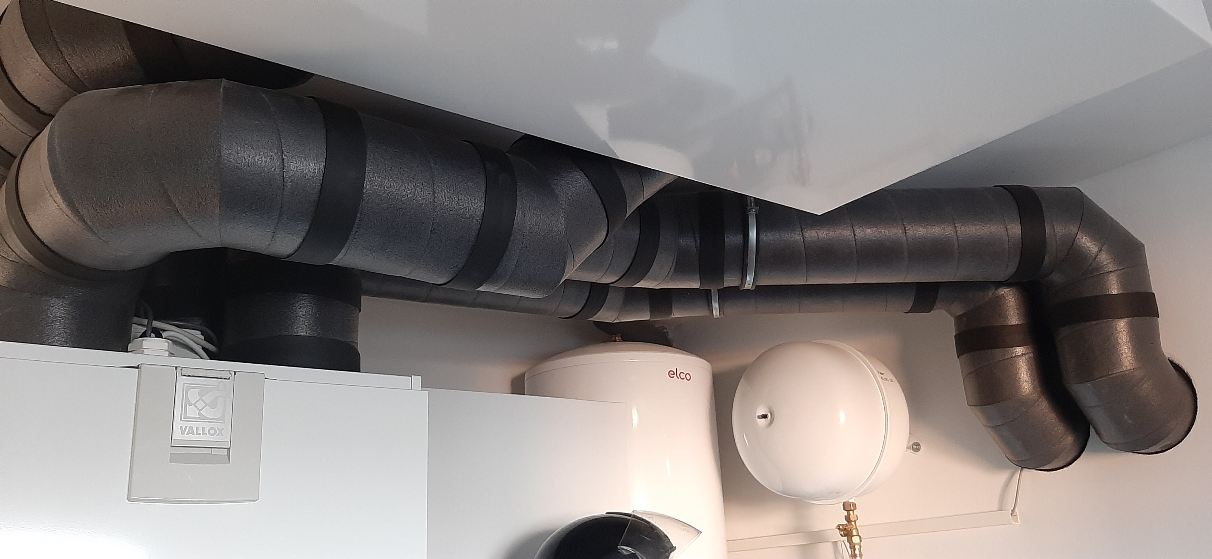 kondensat-an-lueftungsausgang-476437-2.jpg