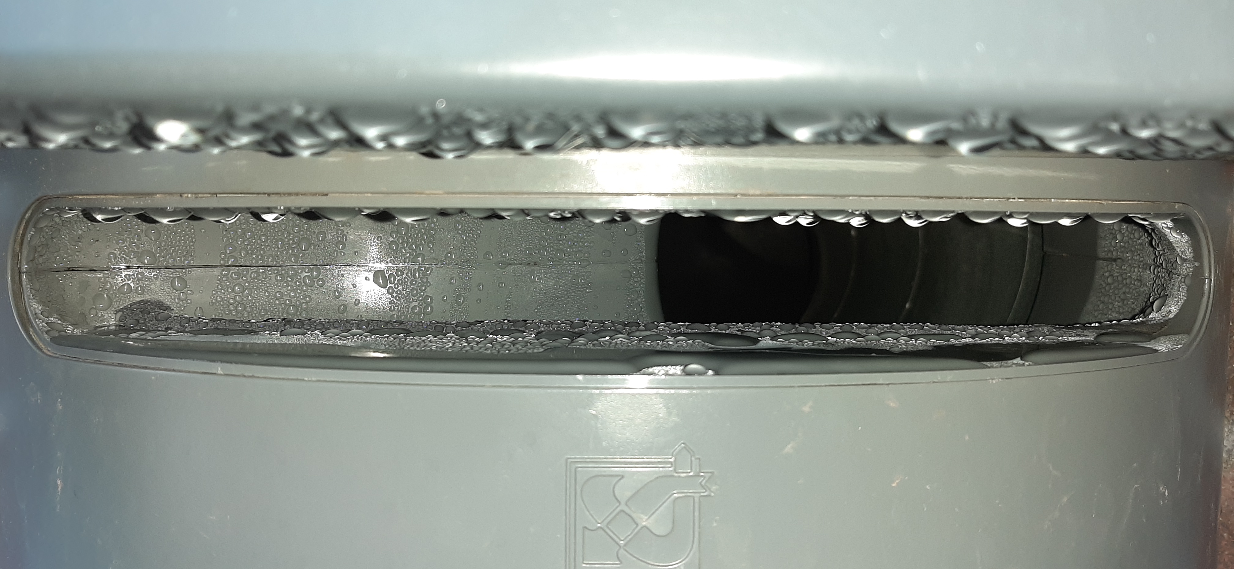 kondensat-an-lueftungsausgang-477281-3.jpg