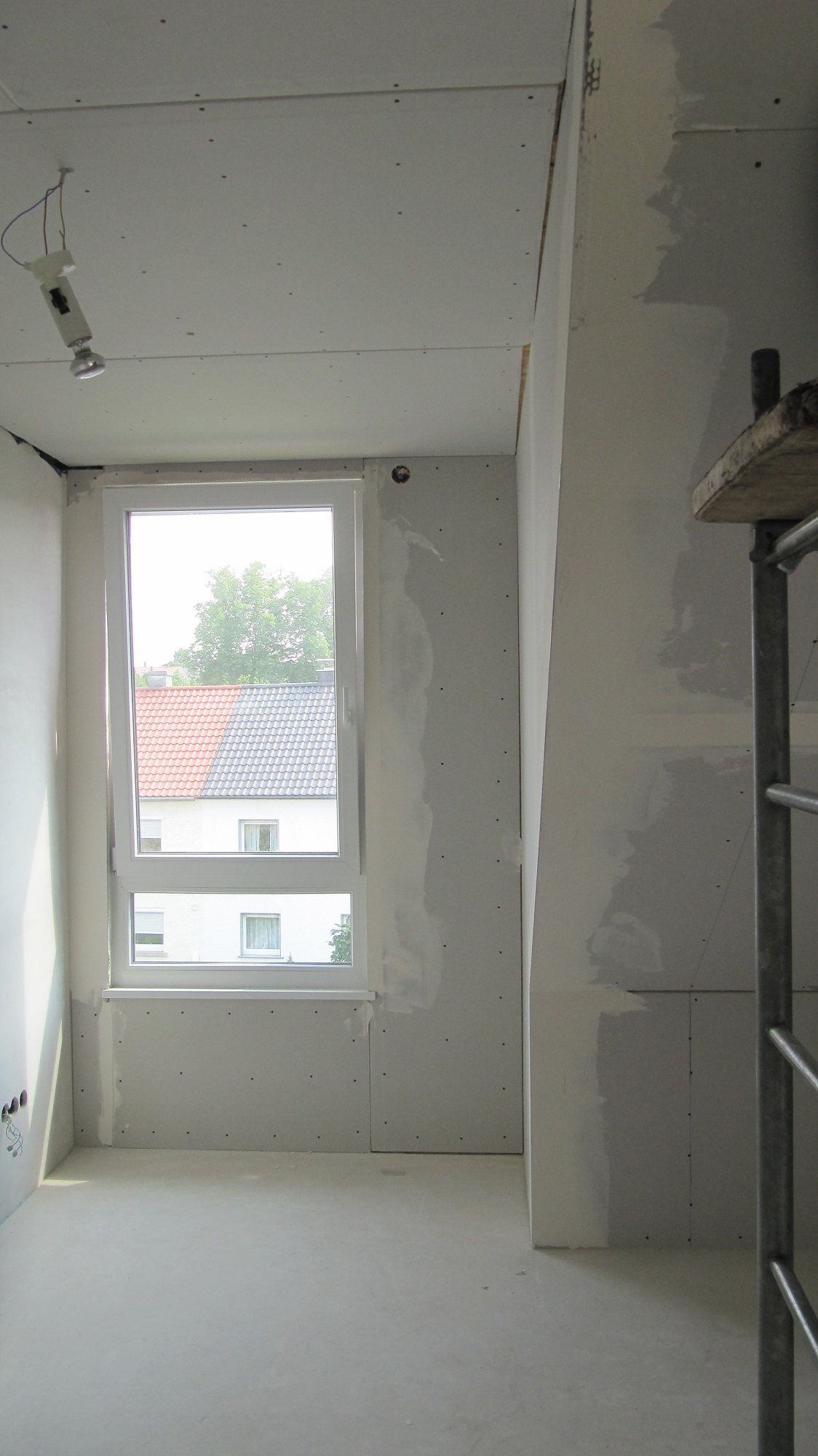 kunststofffenster-in-anthrazit-oder-weiss-93693-1.jpg