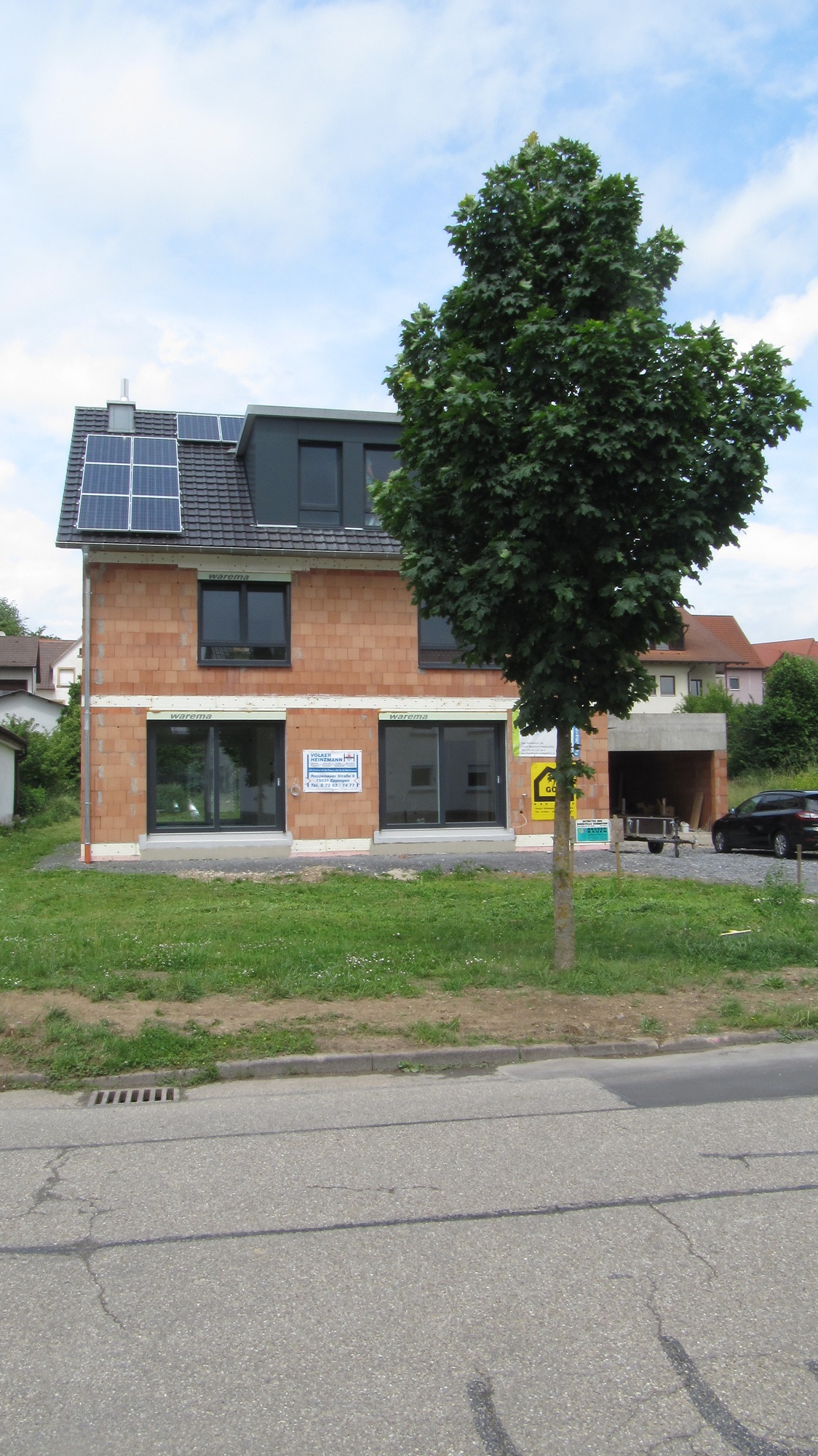 kunststofffenster-in-anthrazit-oder-weiss-93693-2.jpg