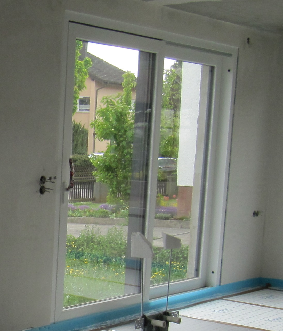 kunststofffenster-in-anthrazit-oder-weiss-93693-3.jpg